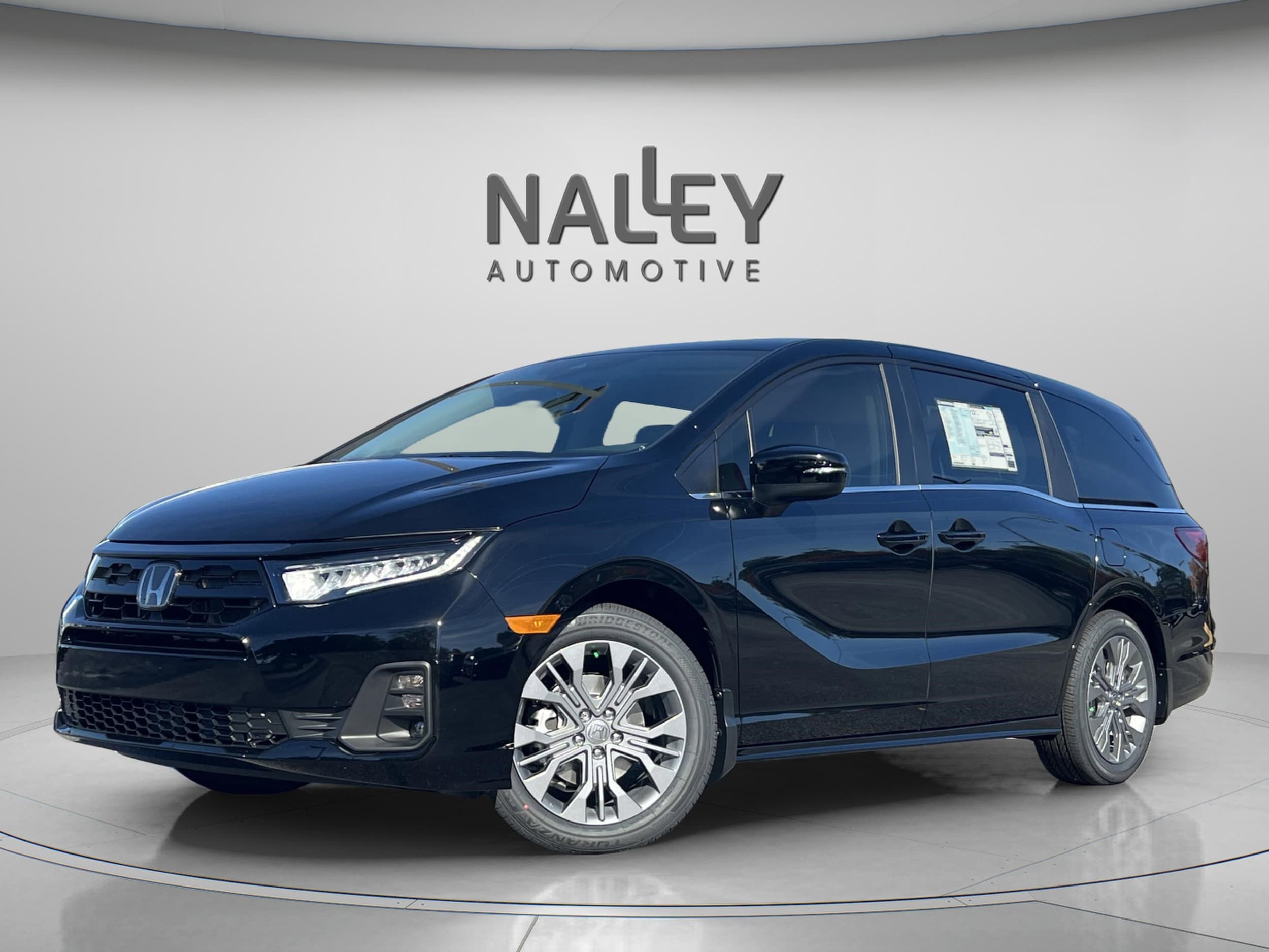 2026 Honda Odyssey Touring's photo