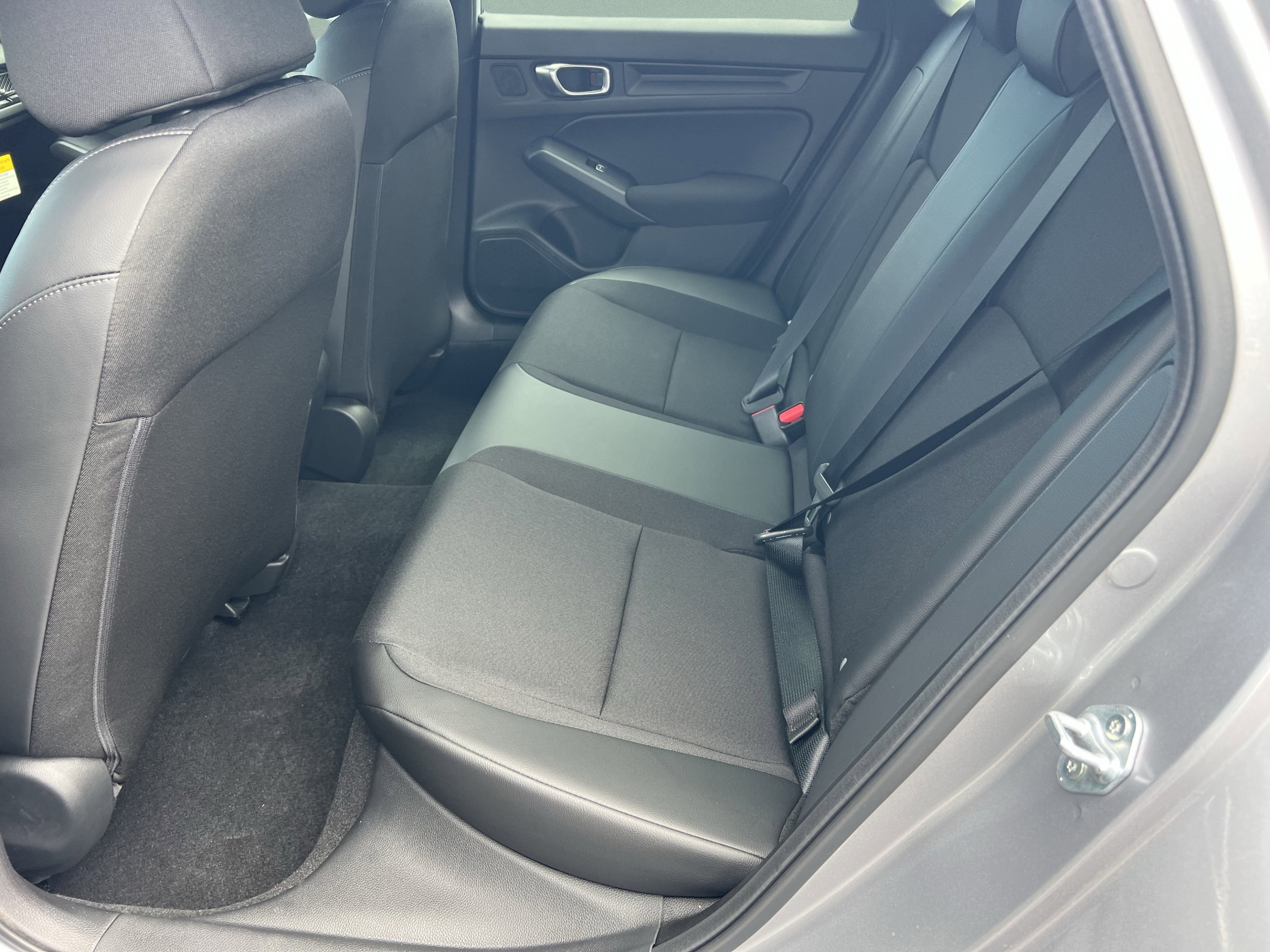 2026 Honda Civic Hatchback Sport - Photo 30