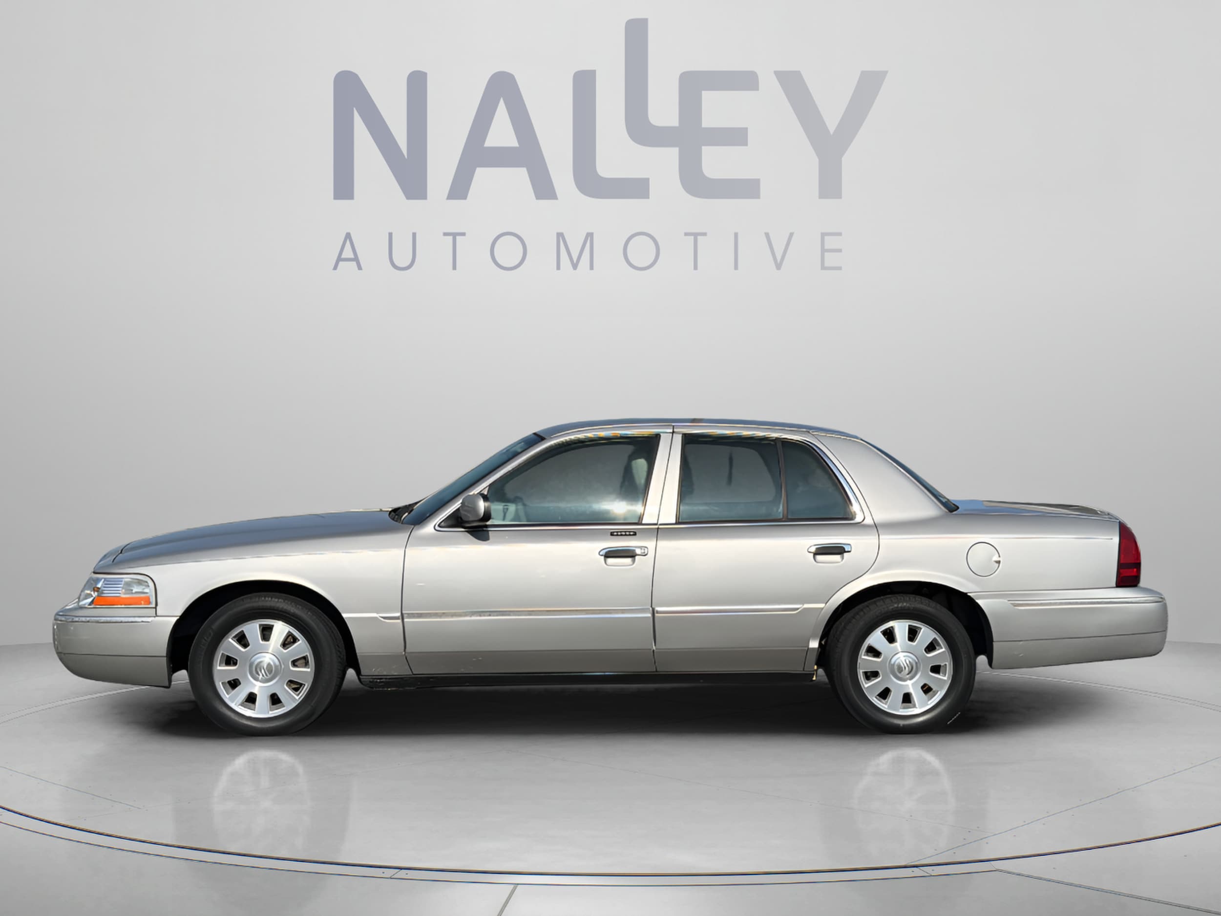 Used 2005 Mercury Grand Marquis LS with VIN 2MEFM75W75X672679 for sale in Union City, GA