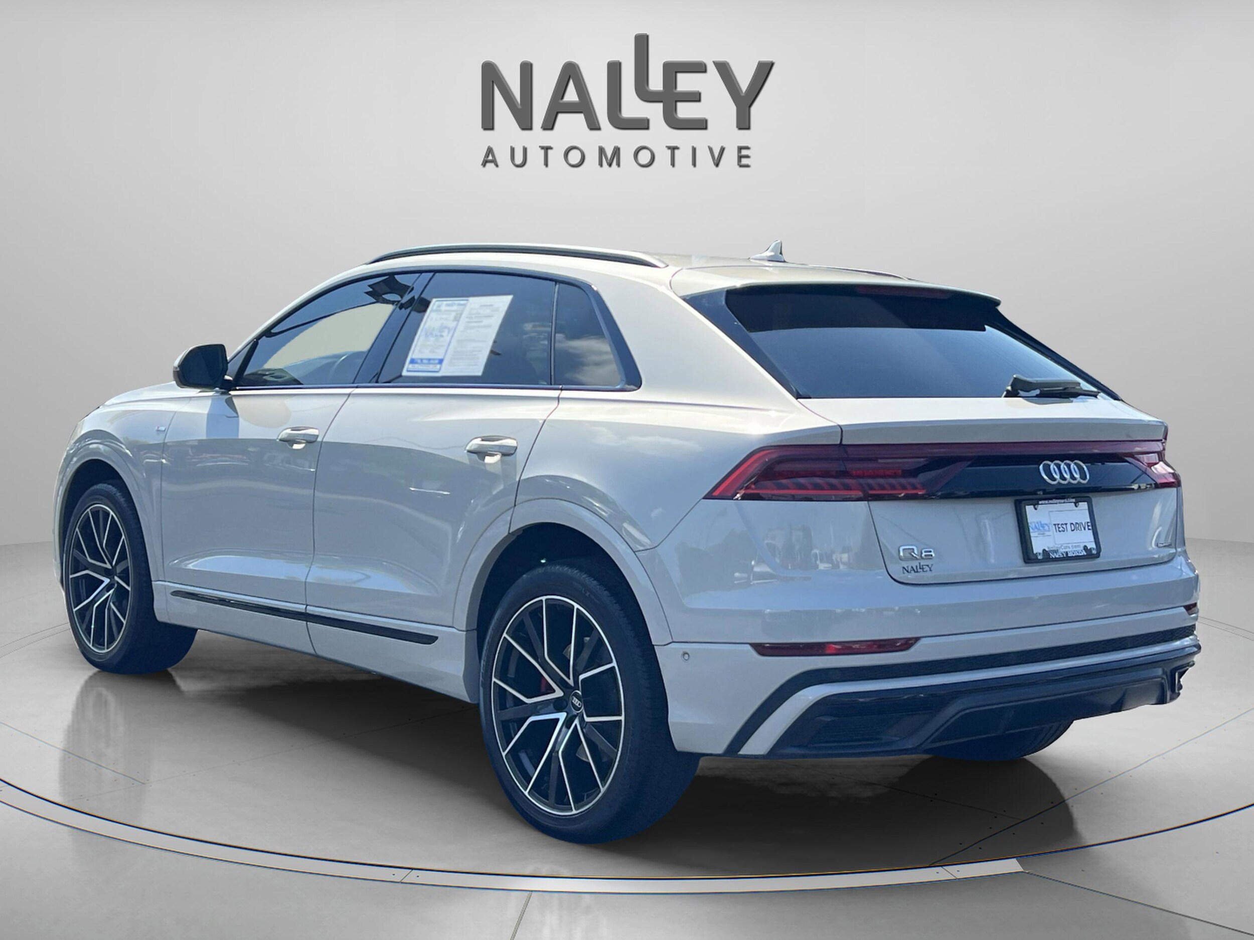 2022 Audi Q8 55 Premium Plus photo 3