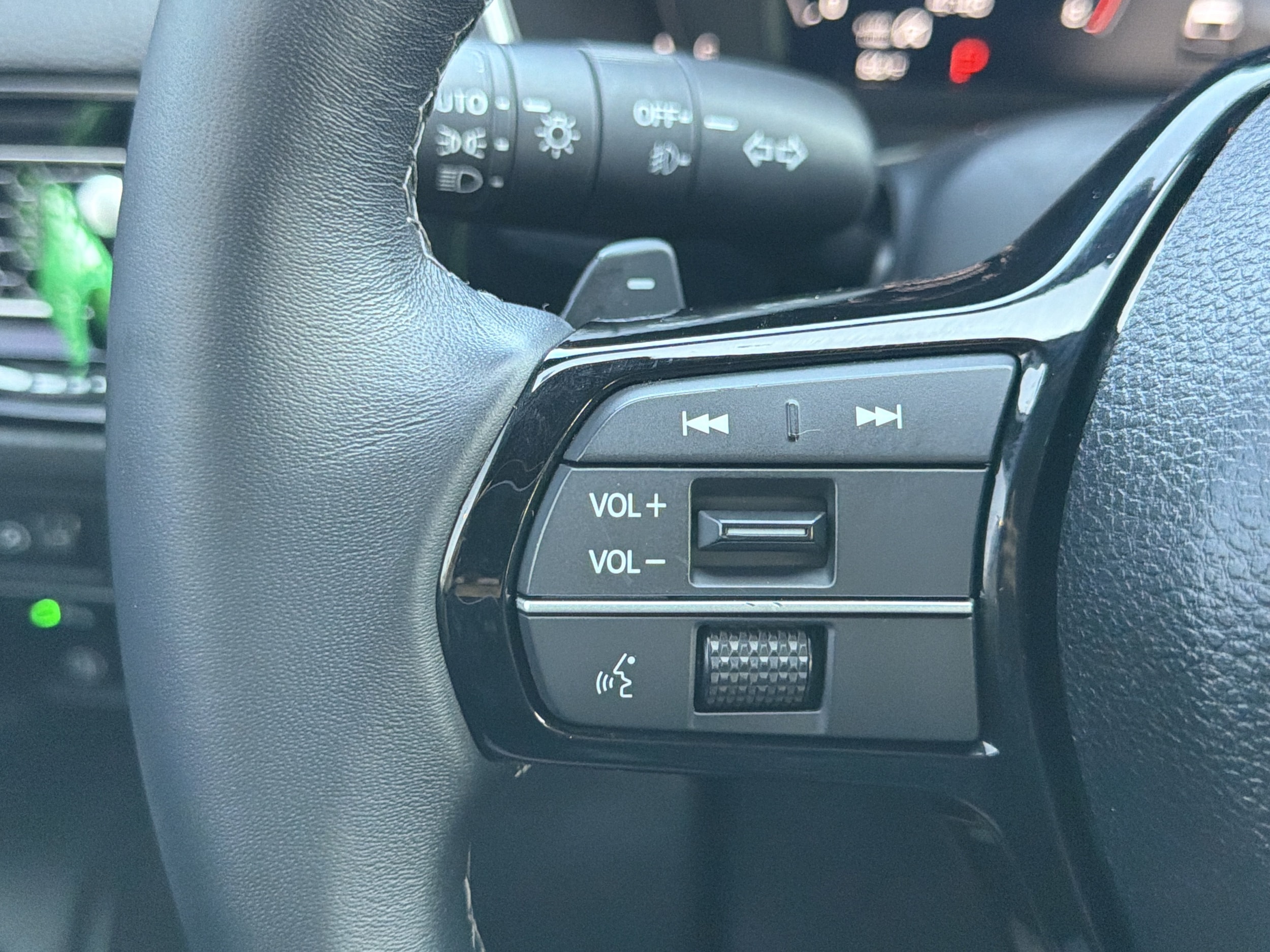 2024 Honda Civic Hatchback Sport Touring - Photo 20