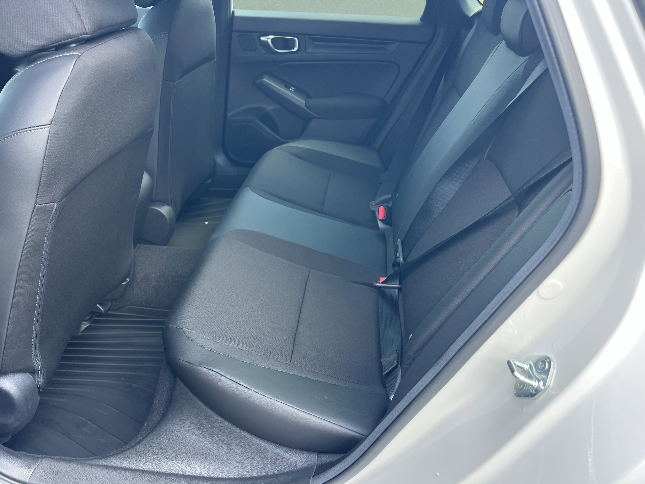 2026 Honda Civic Hatchback Sport - Photo 30