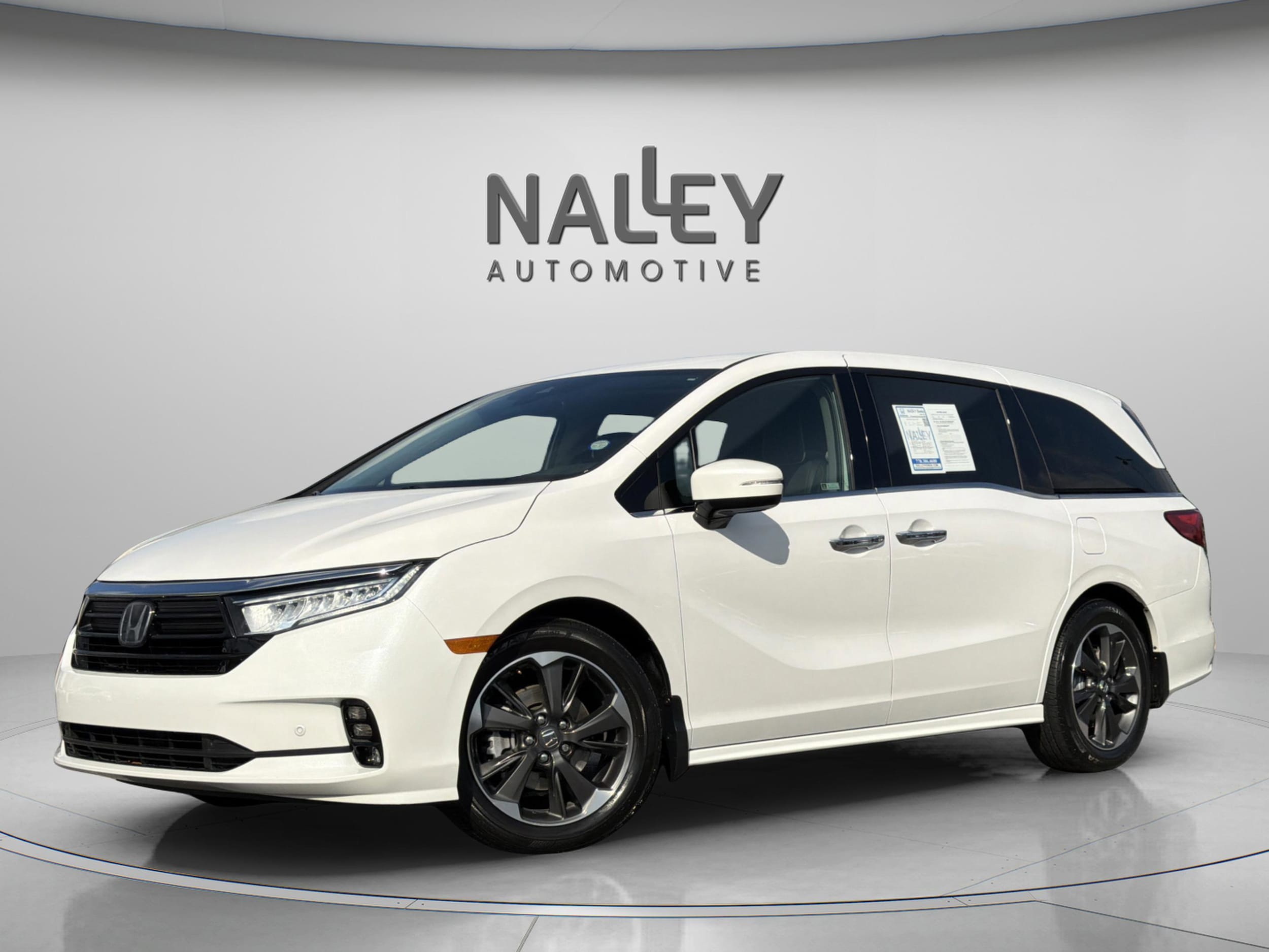 2023 Honda Odyssey Elite's photo