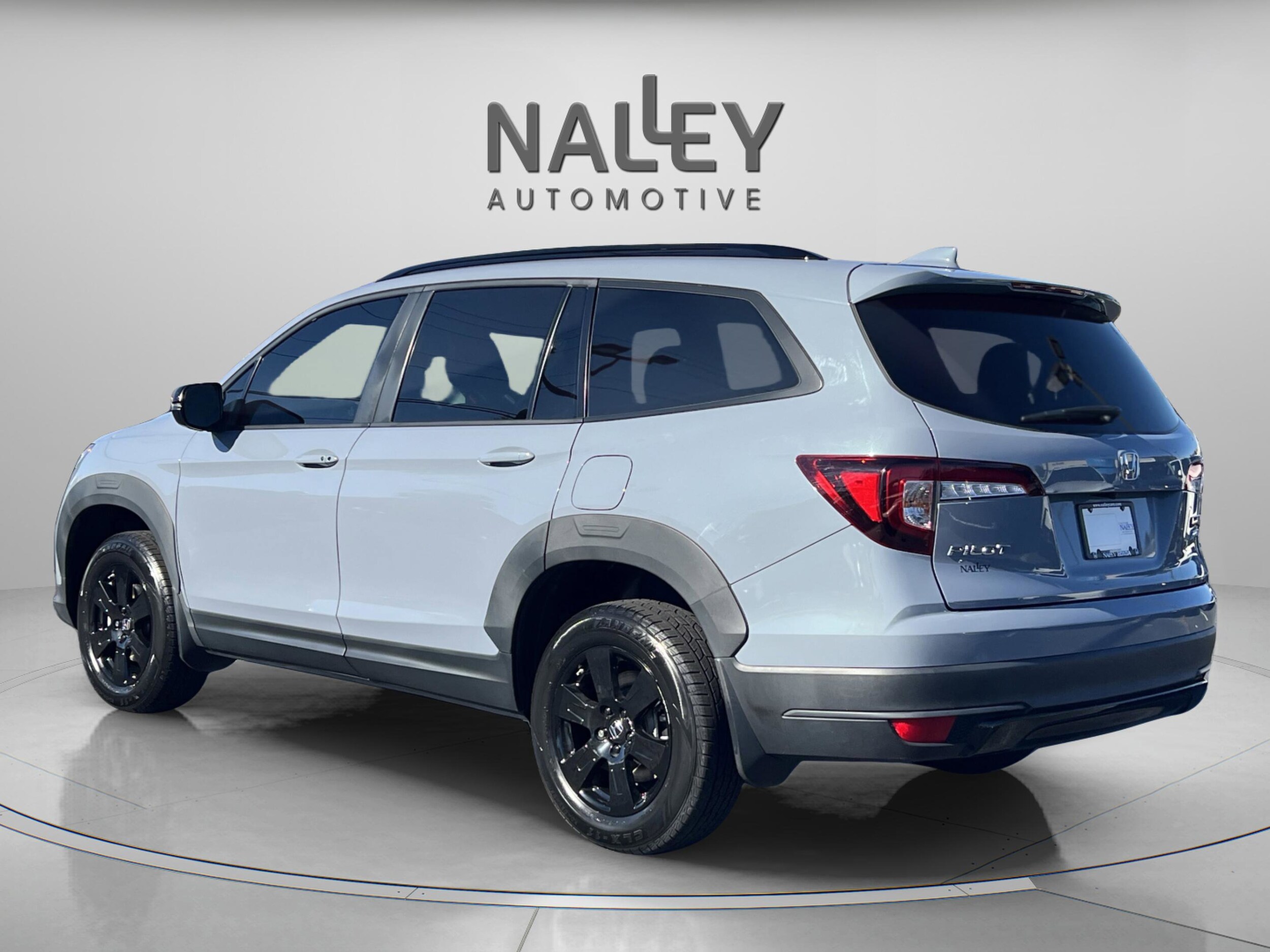 2022 Honda Pilot TrailSport photo 3