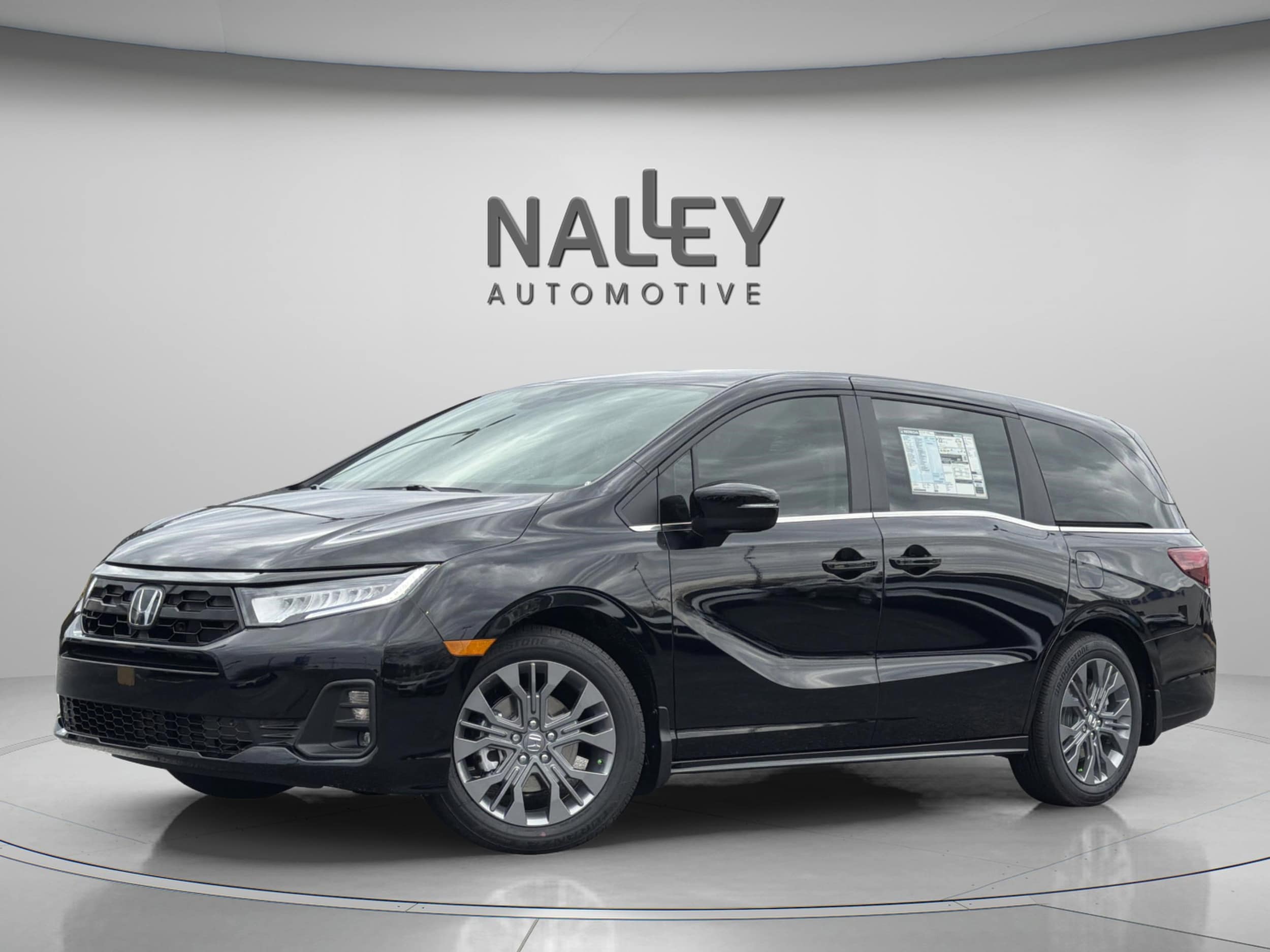 2026 Honda Odyssey Touring's photo