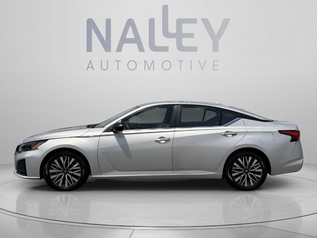 Used 2024 Nissan Altima 2.5 SV Sedan