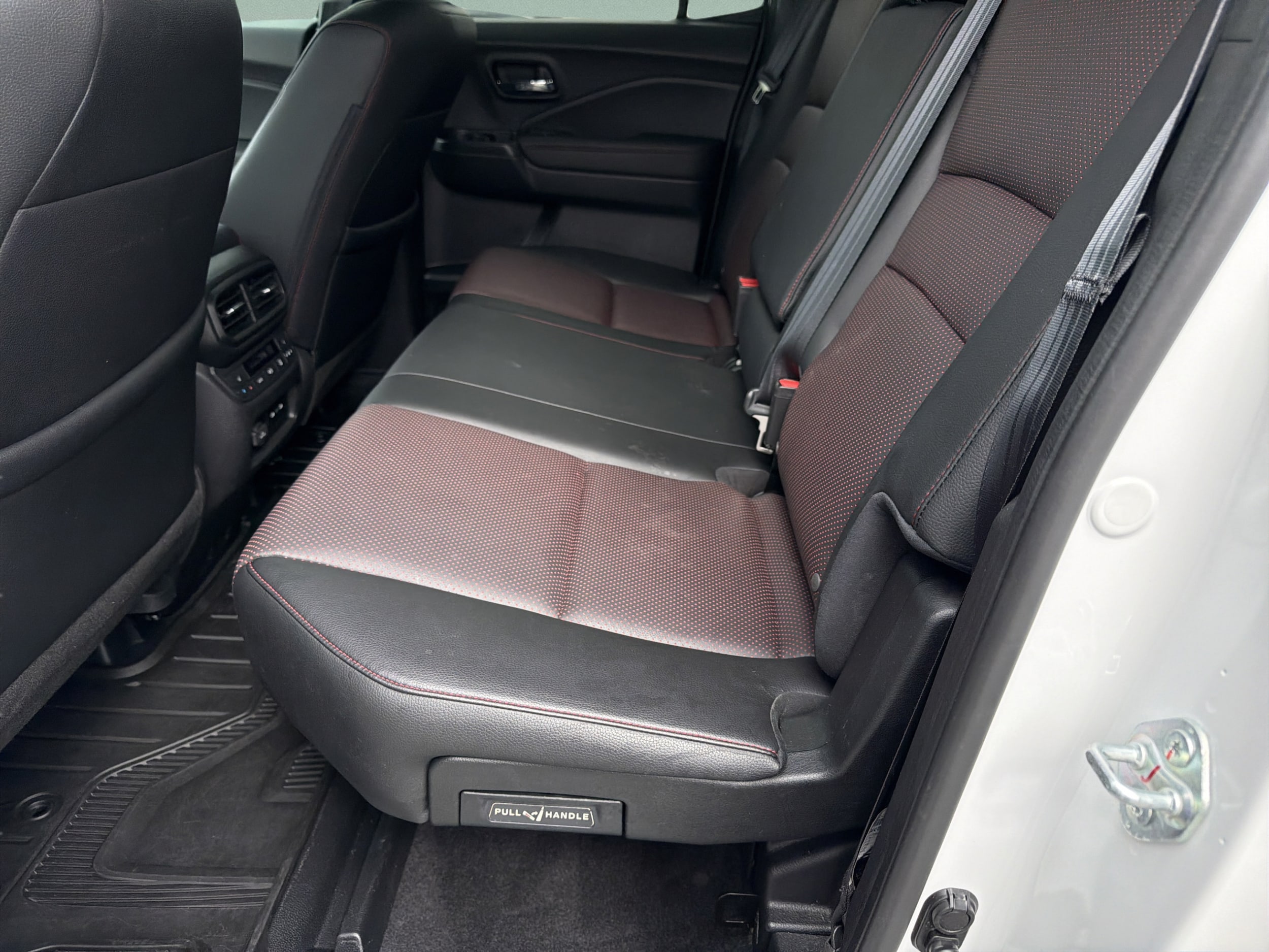 2024 Honda Ridgeline Black Edition - Photo 37