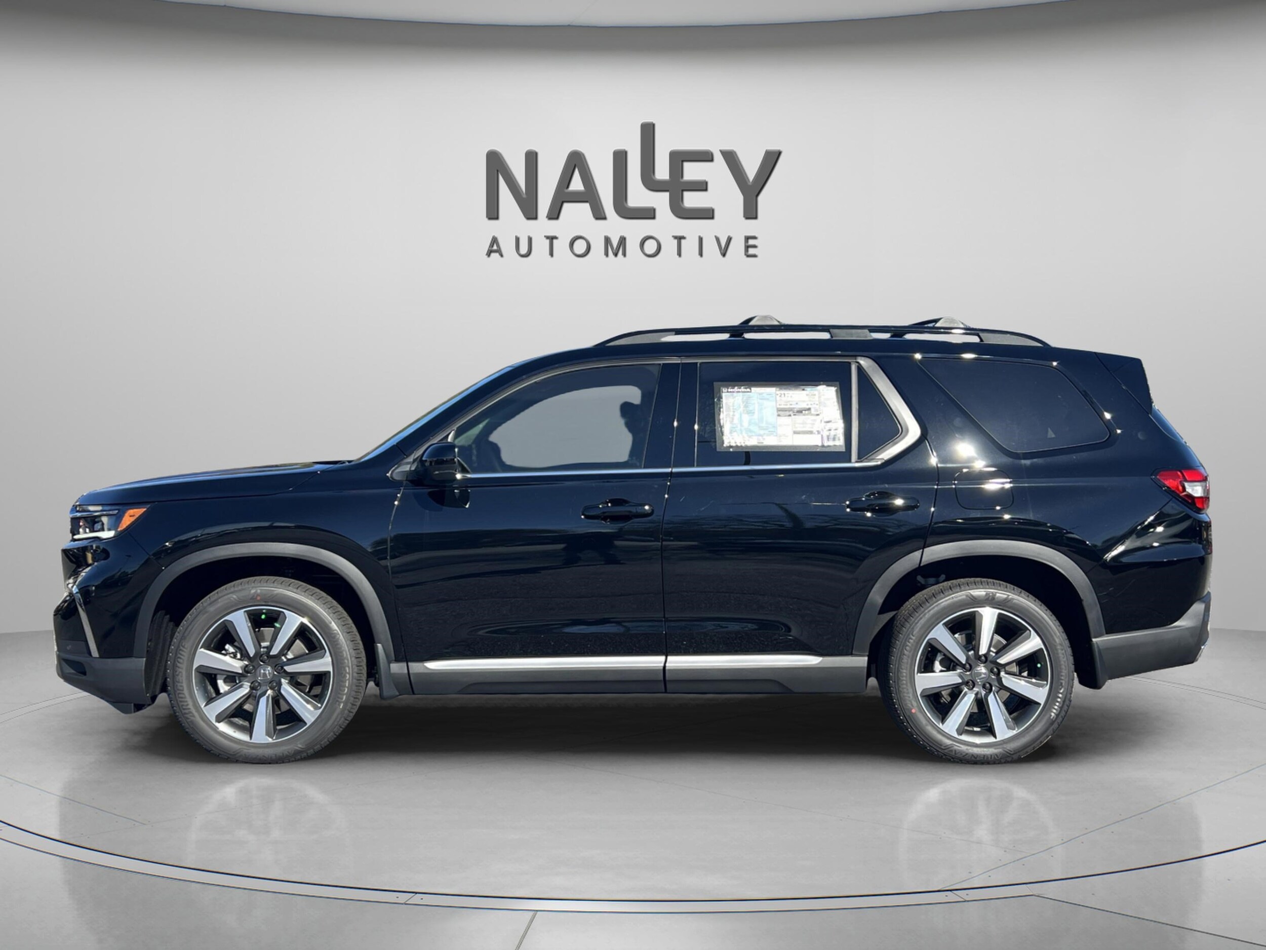 2025 Honda Pilot Touring photo 2