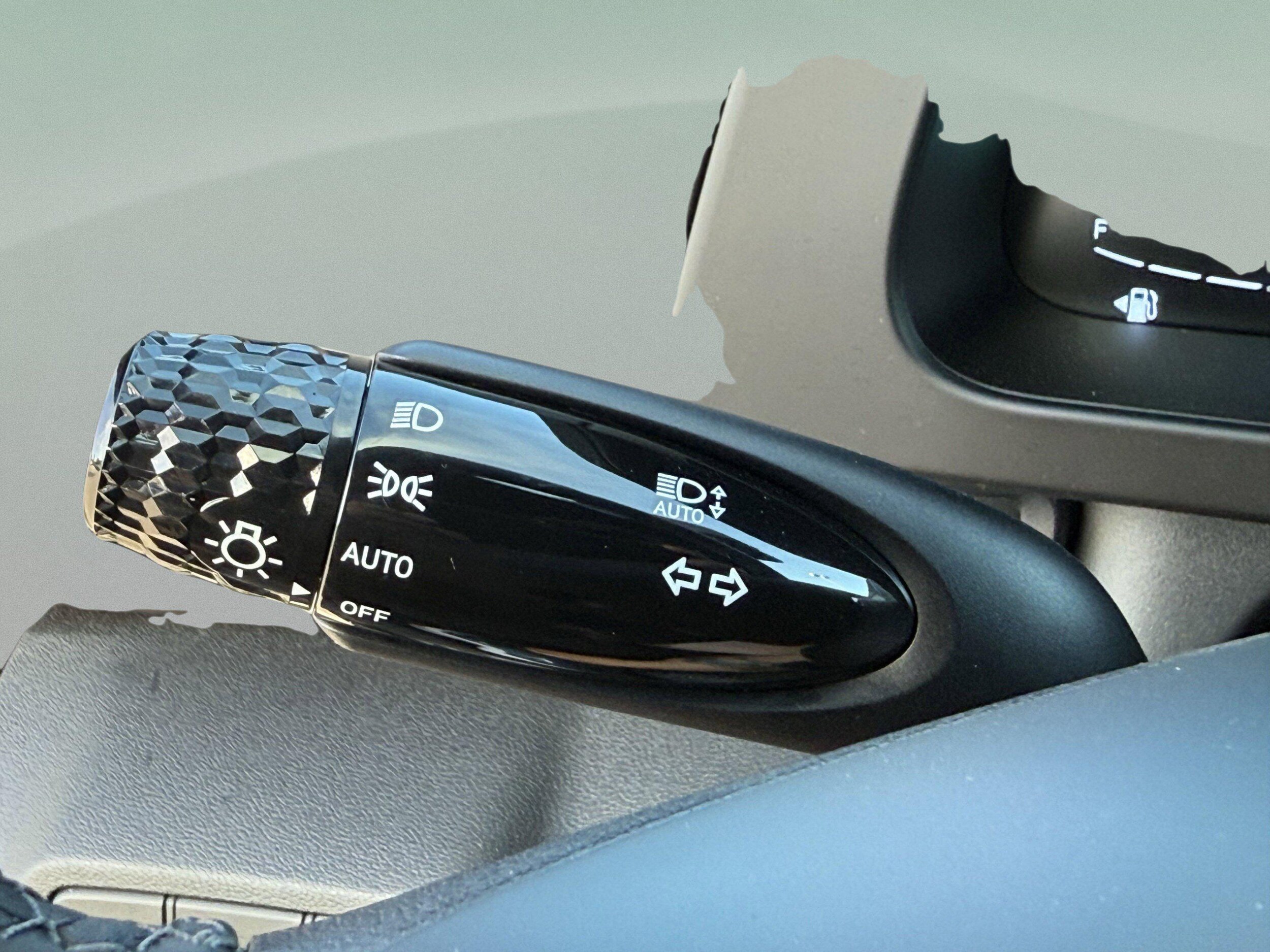 2025 Hyundai Elantra SEL - Photo 19