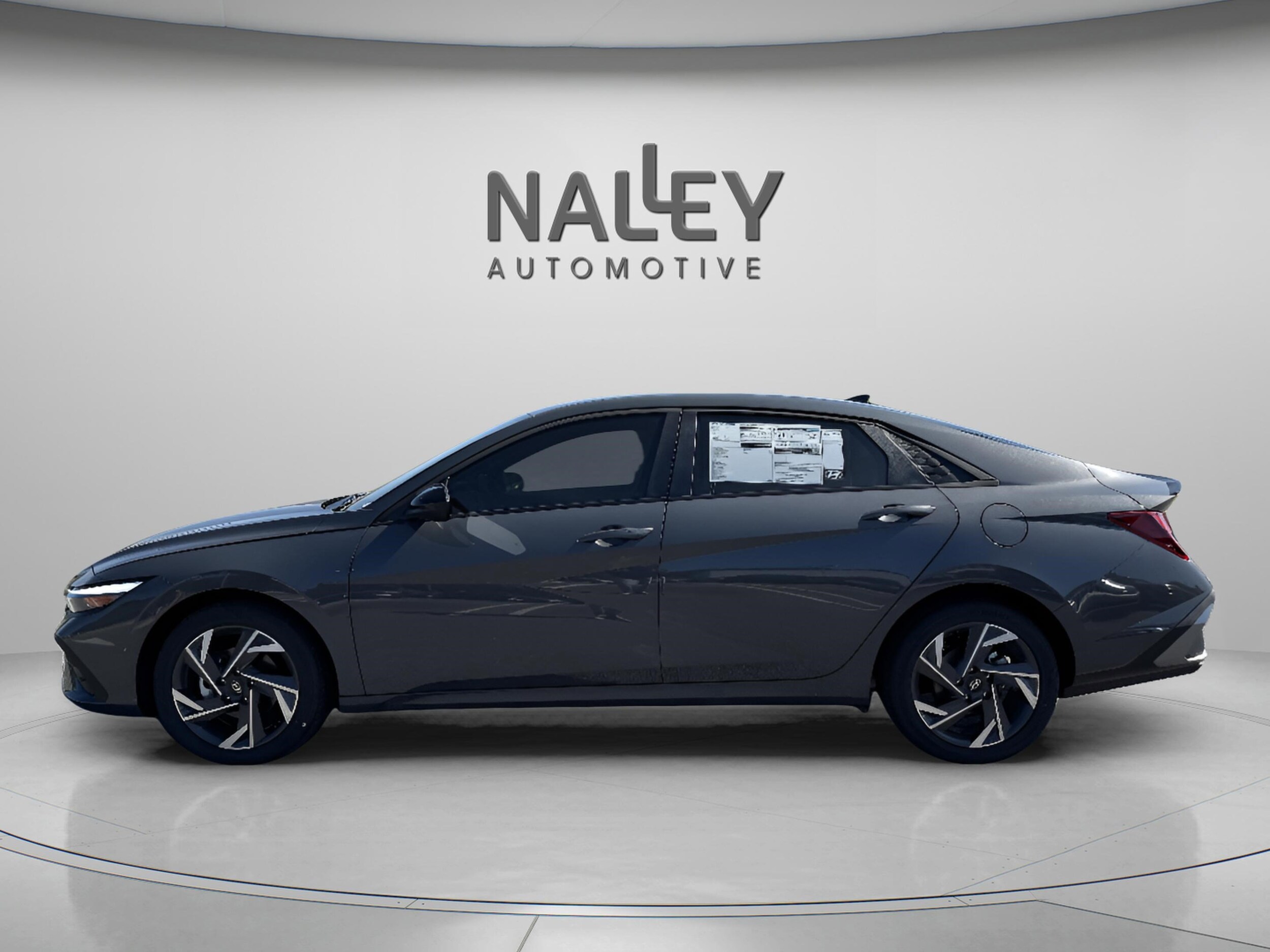 2025 Hyundai Elantra SEL Sport photo 2