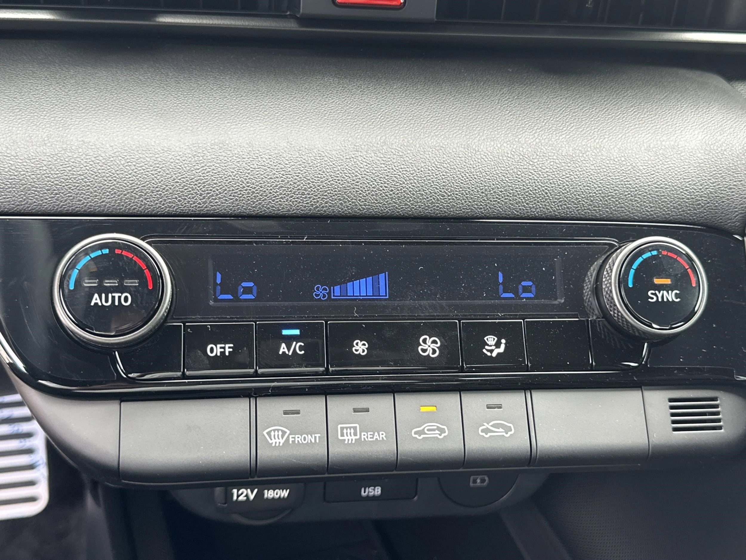 2025 Hyundai Elantra SEL - Photo 30