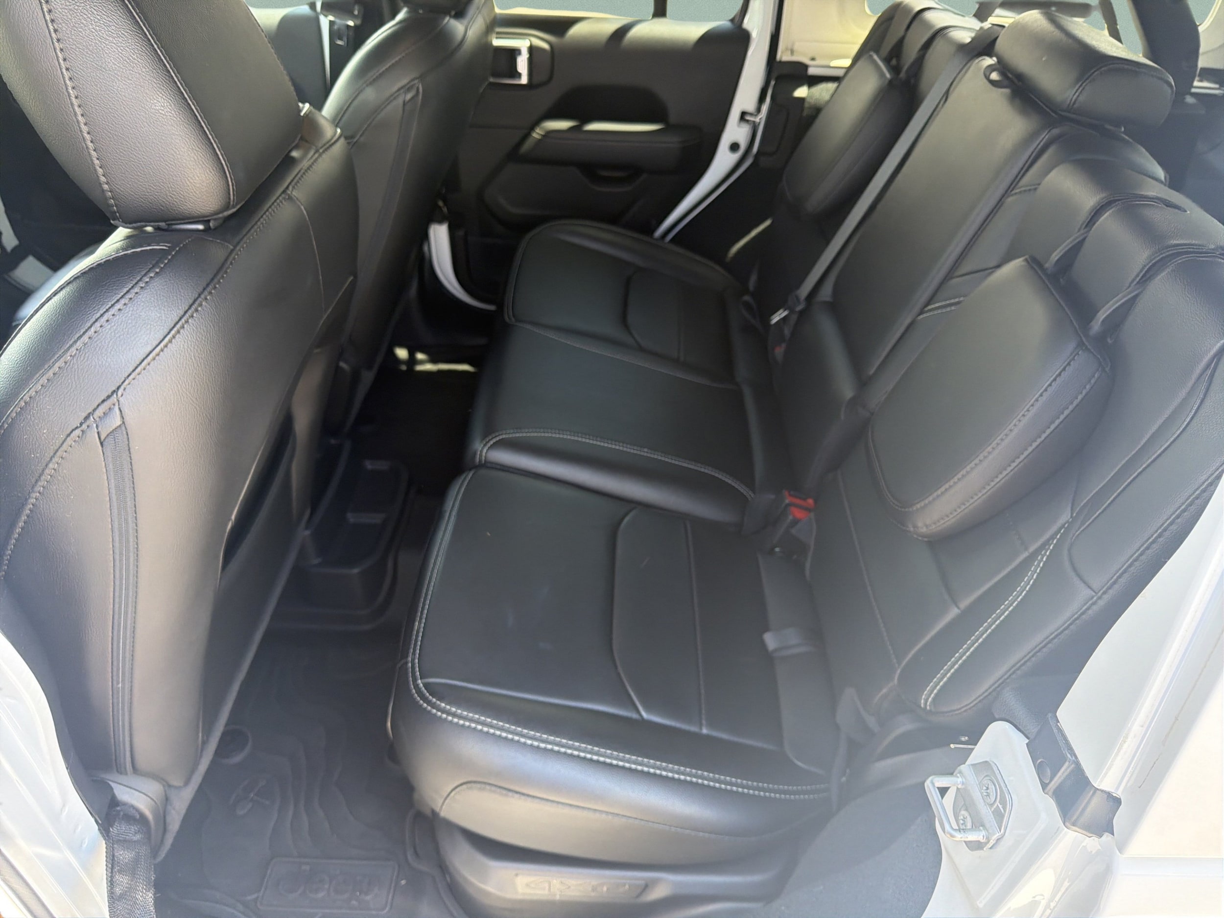 2022 Jeep Wrangler Unlimited Sahara 4XE - Photo 27