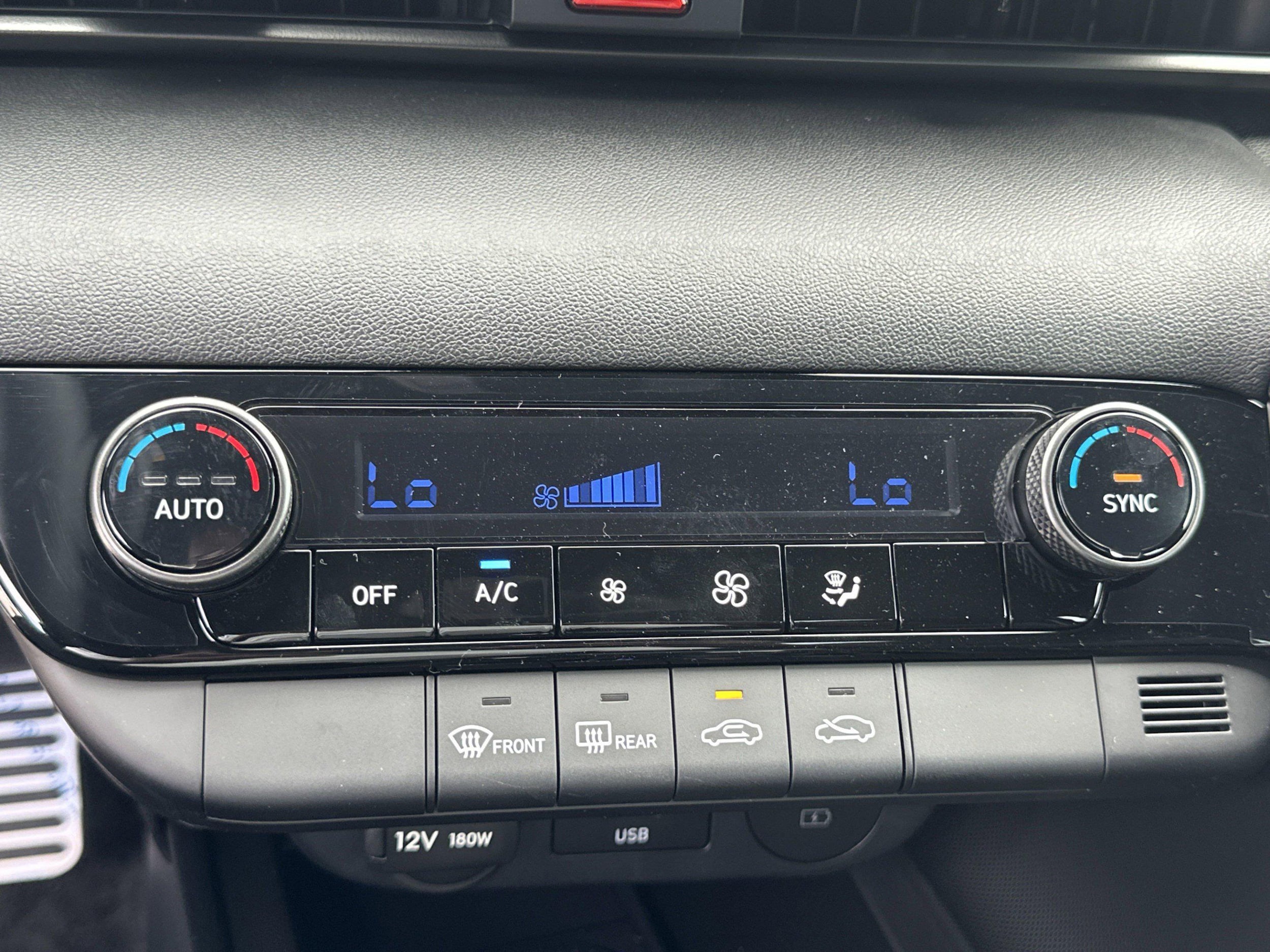2025 Hyundai Elantra SEL - Photo 28