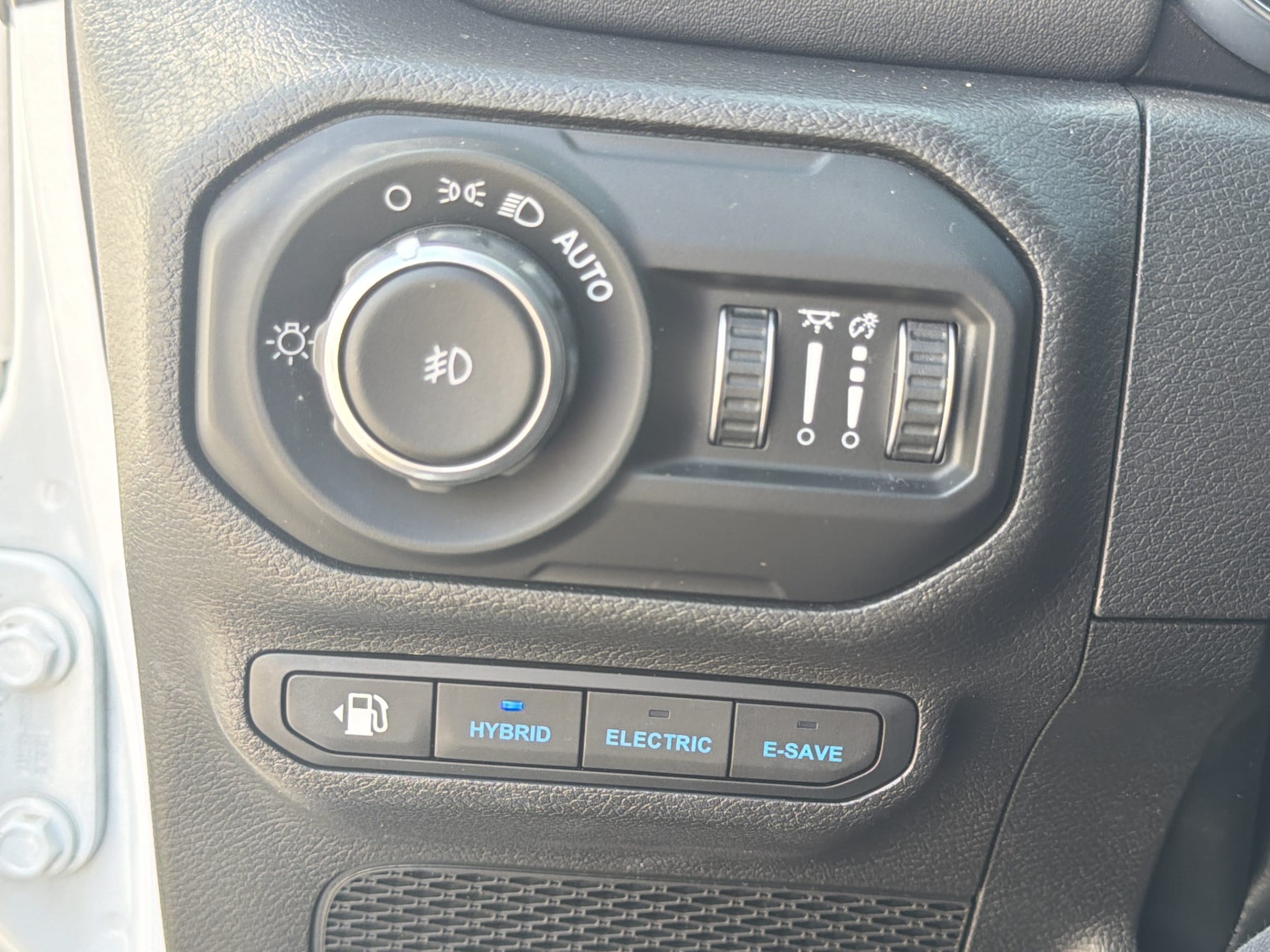 2022 Jeep Wrangler Unlimited Sahara 4XE - Photo 23