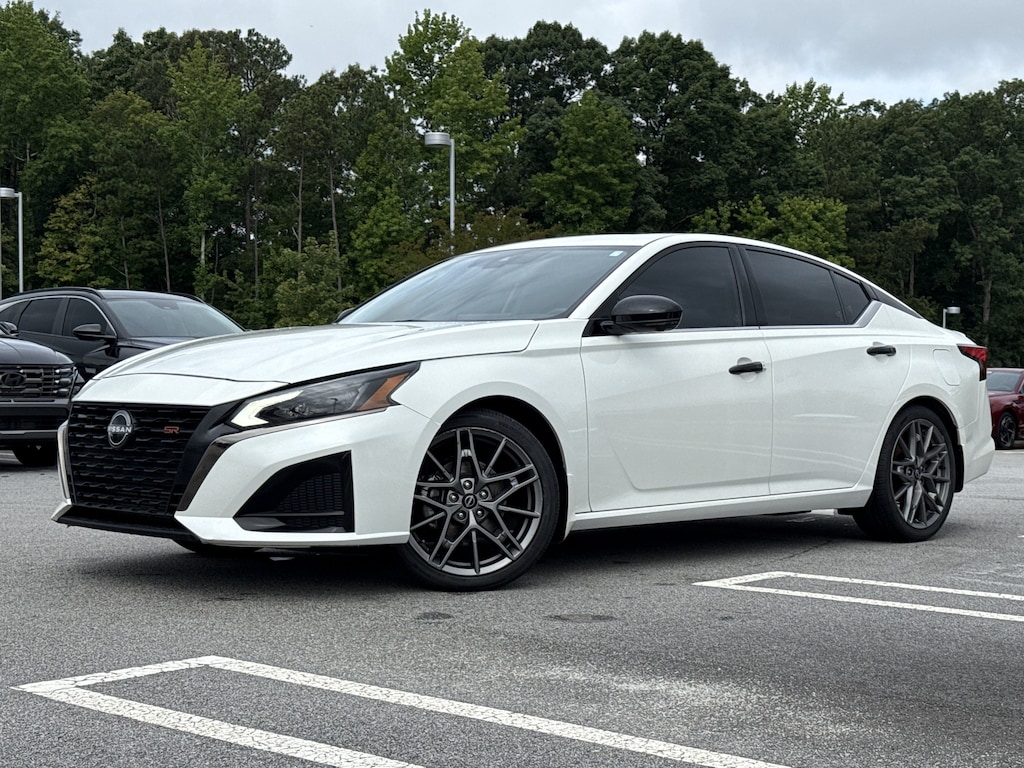 Used 2024 Nissan Altima 2.0 SR Sedan