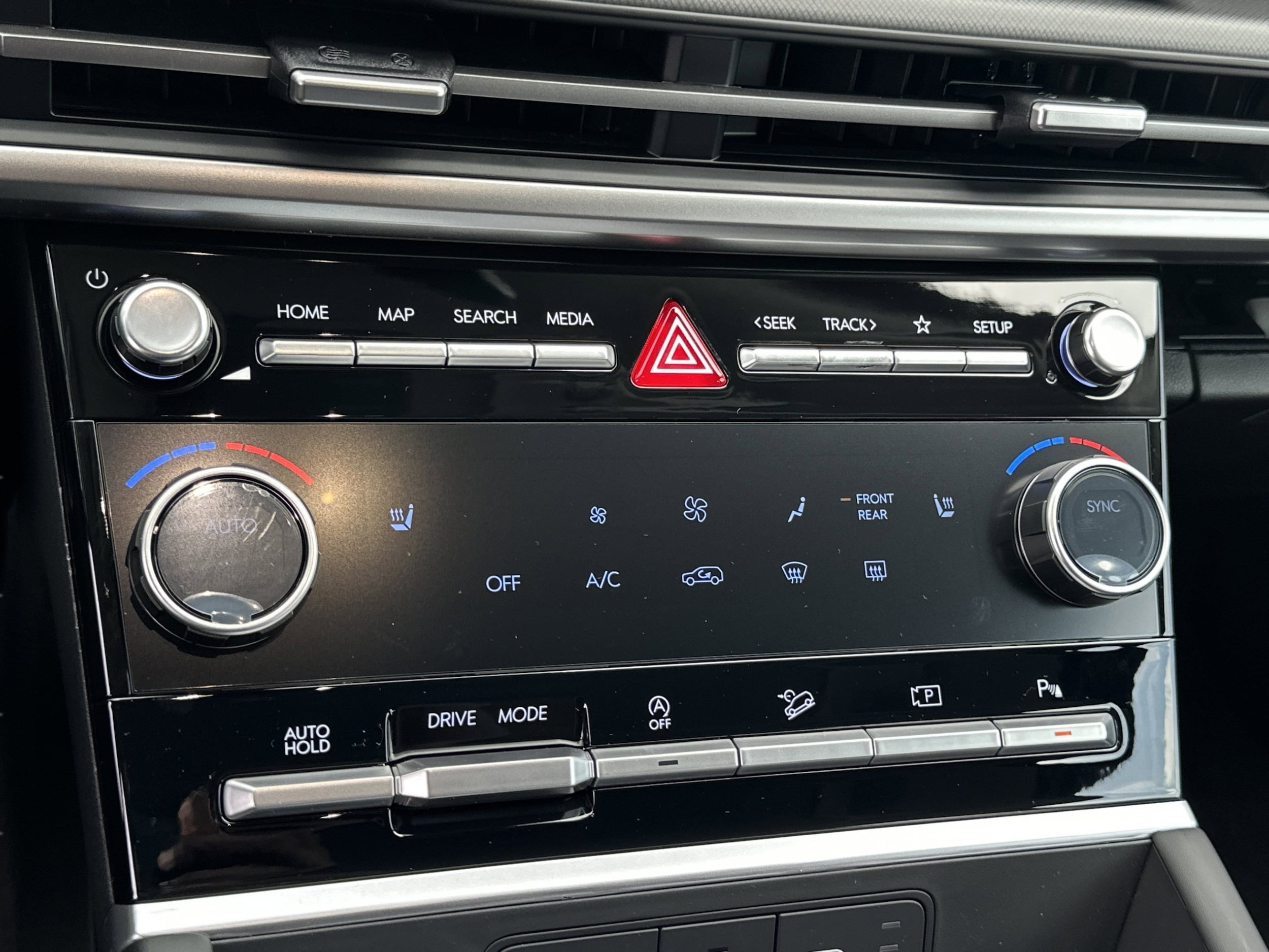 2026 Hyundai Santa Fe SEL - Photo 15