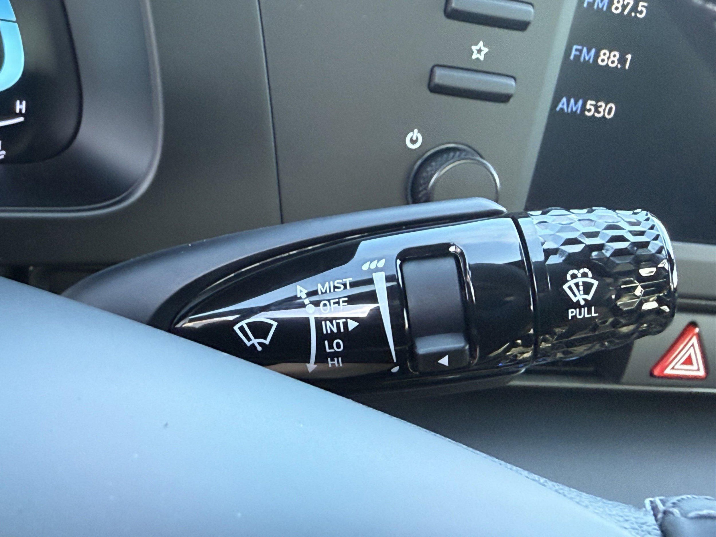 2025 Hyundai Elantra SEL - Photo 18