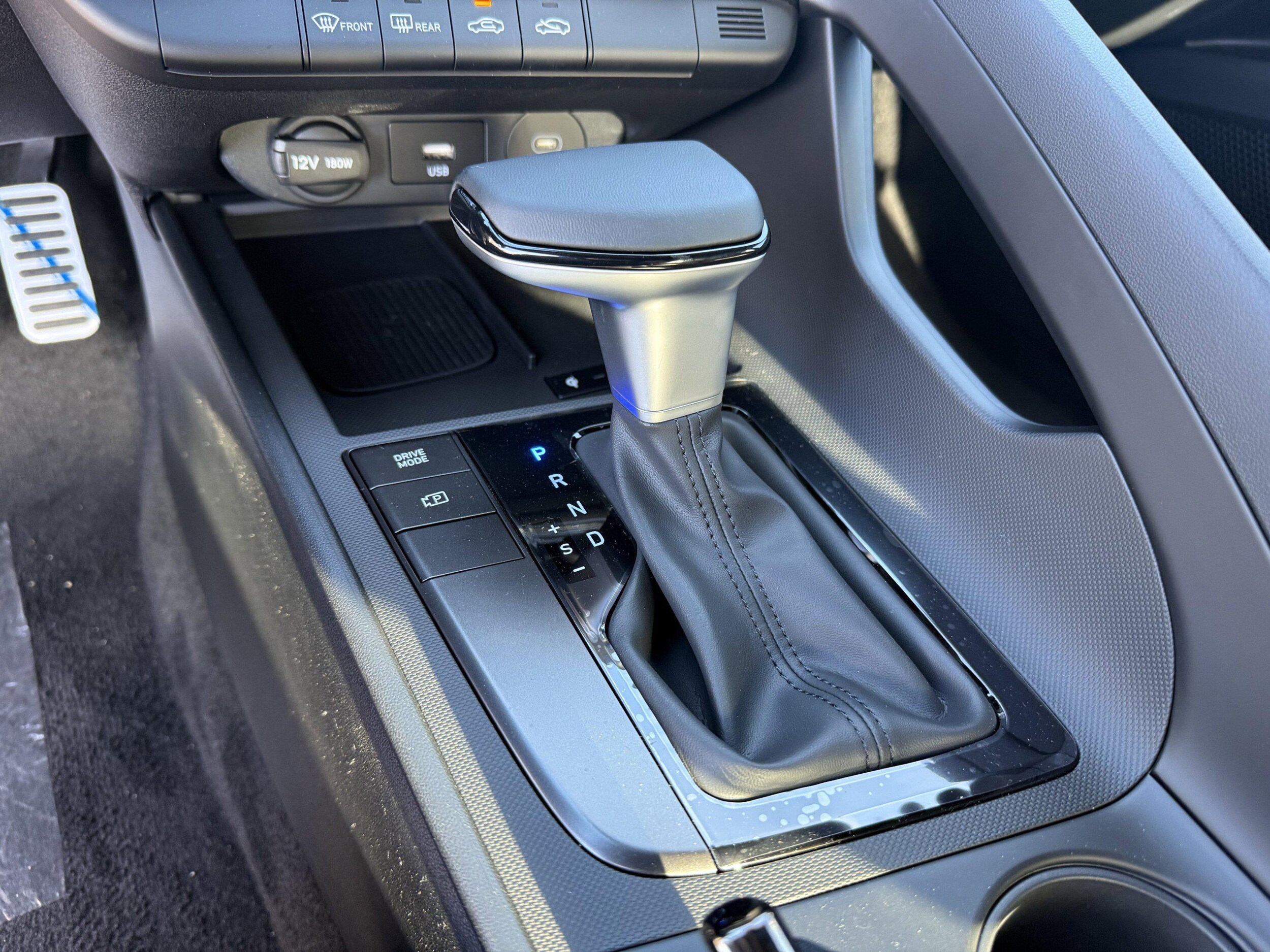 2025 Hyundai Elantra SEL - Photo 14
