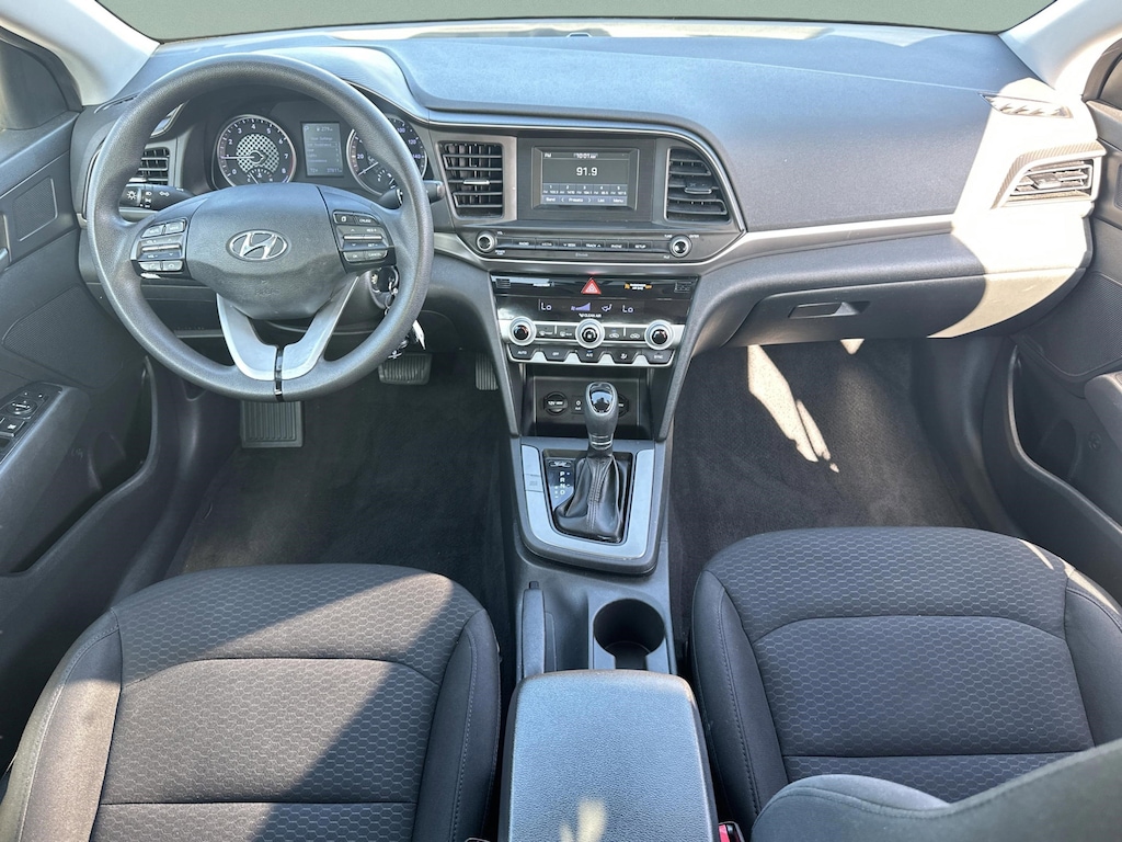 Used 2020 Hyundai Elantra SE Sedan