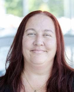 Staff member Christine Jackman from ID_7f2cfeeabd49