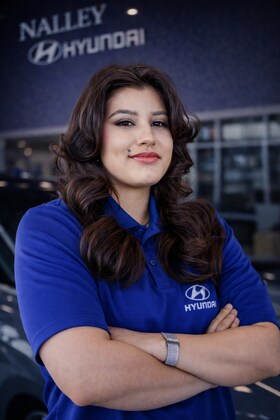 Staff member Leslie. Almader from ID_7f2cfeeabd49