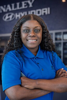 Staff member Edwina Smith from ID_5d1ee883c81e