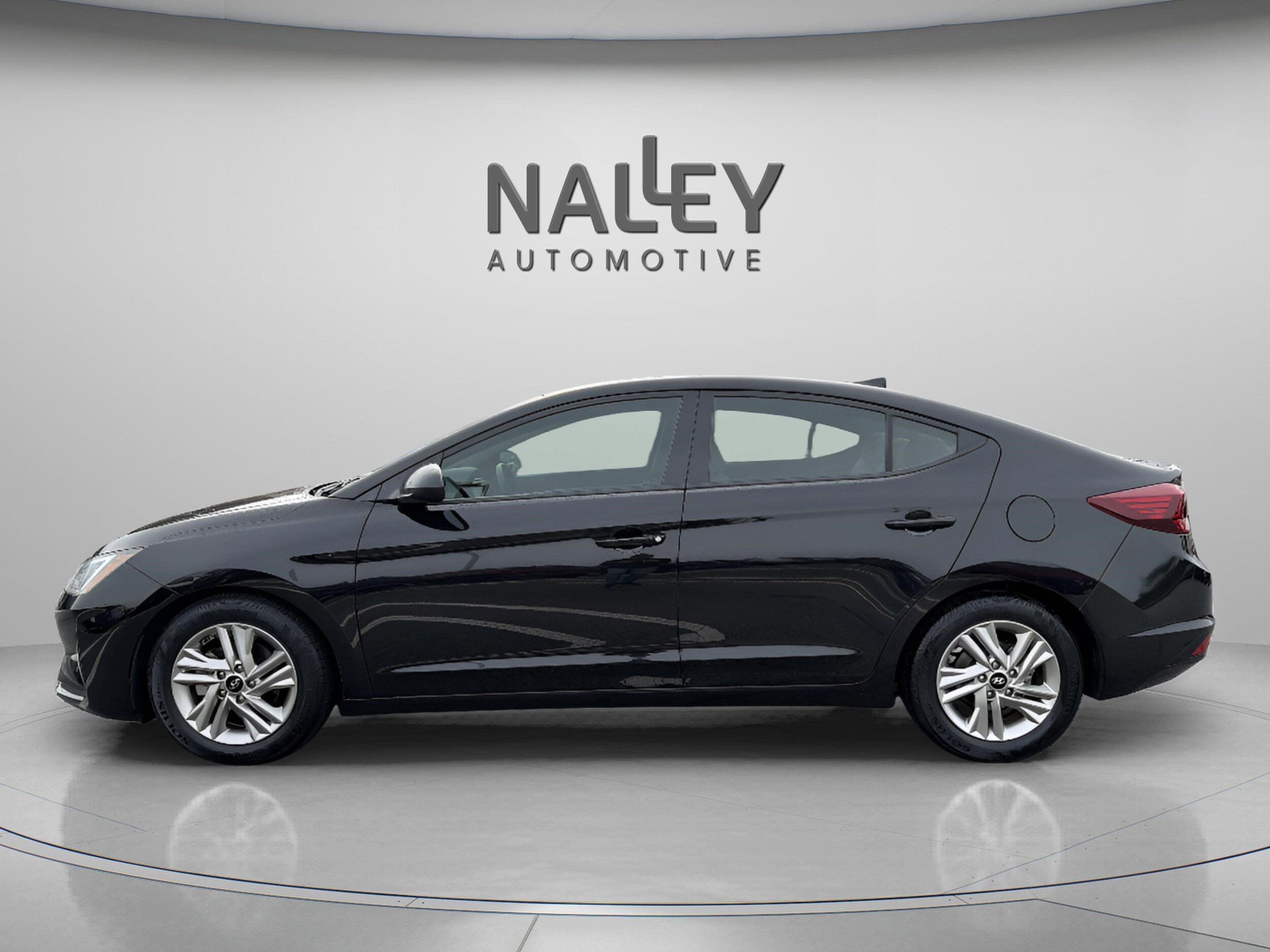 2019 Hyundai Elantra Value Edition photo 2