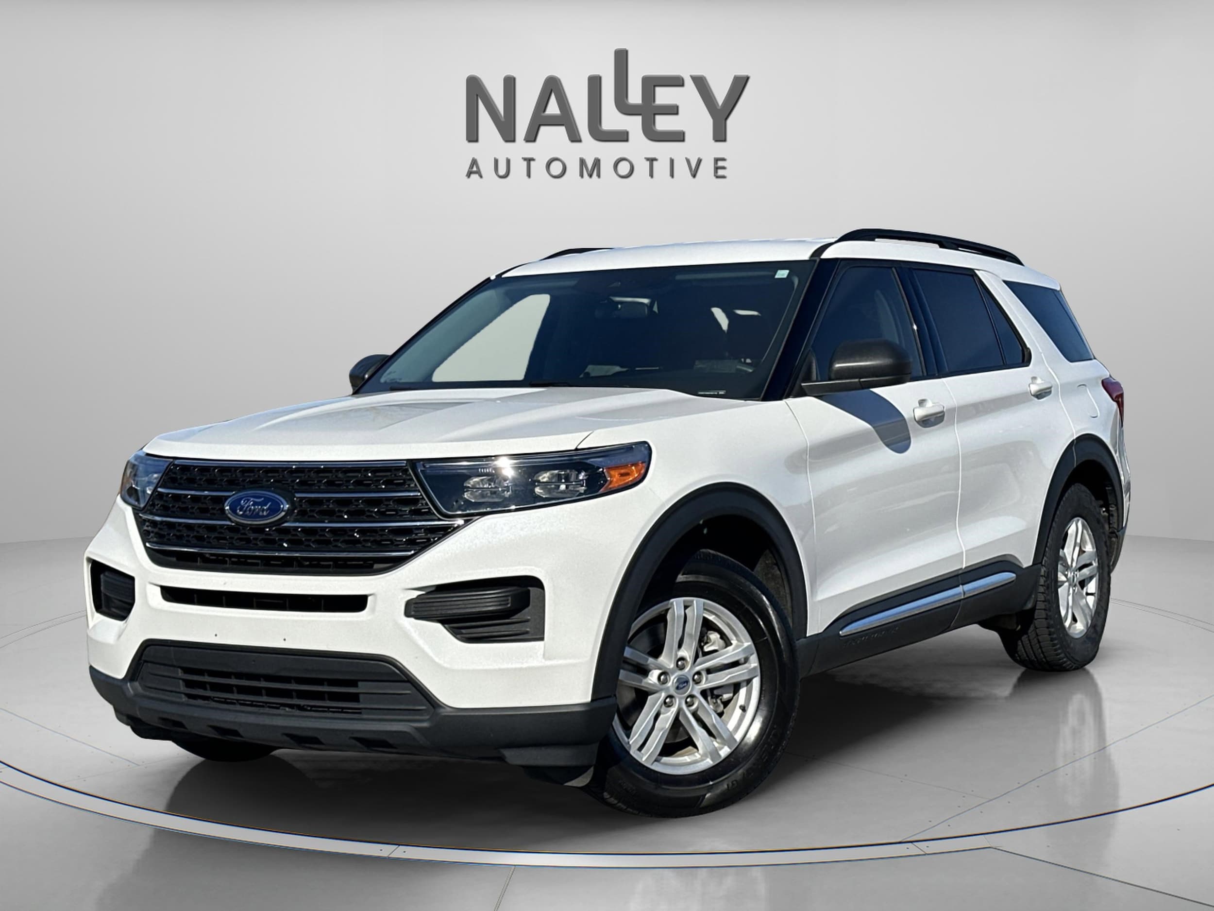 2023 Ford Explorer XLT's photo