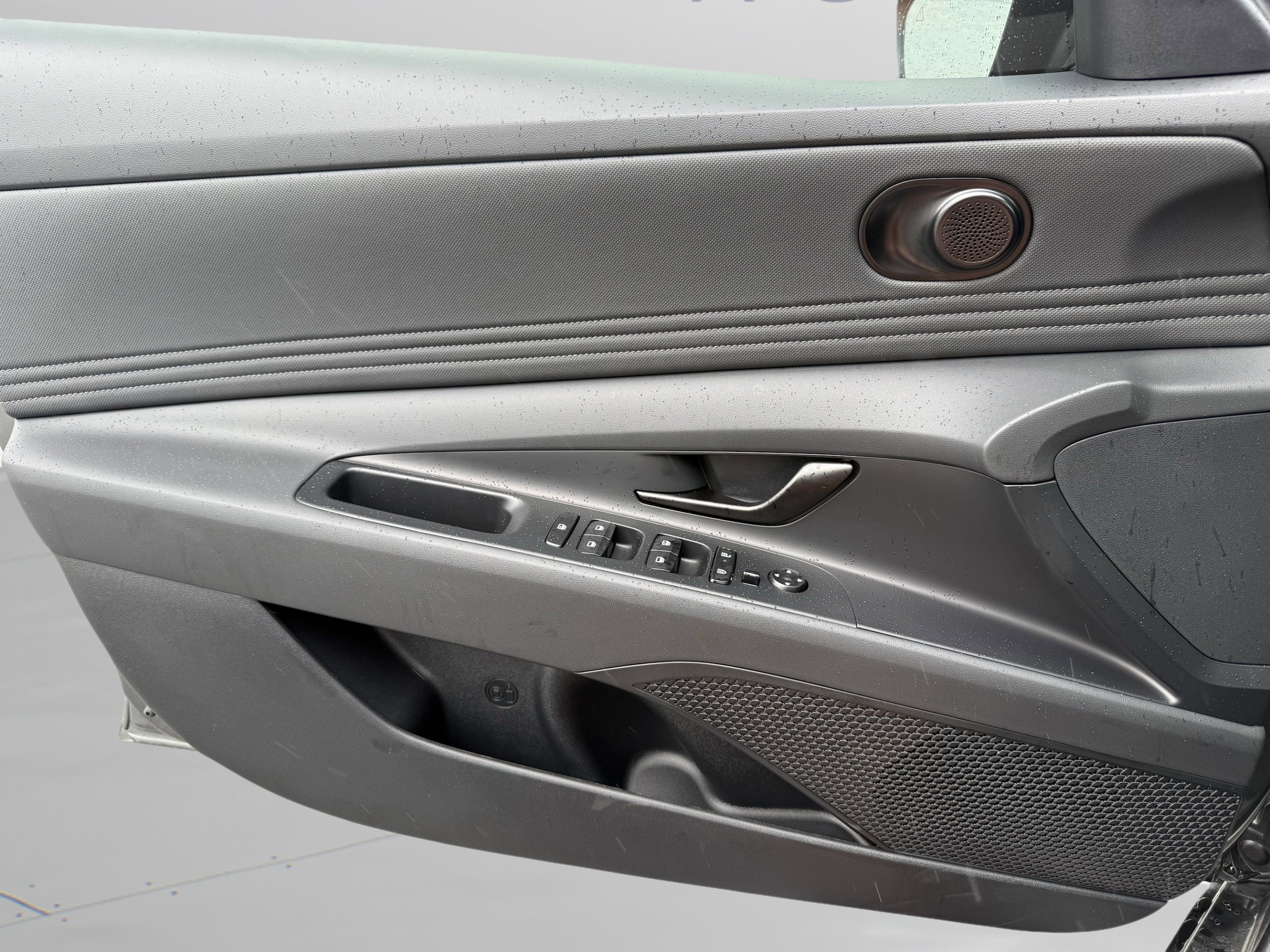 2025 Hyundai Elantra SEL - Photo 35