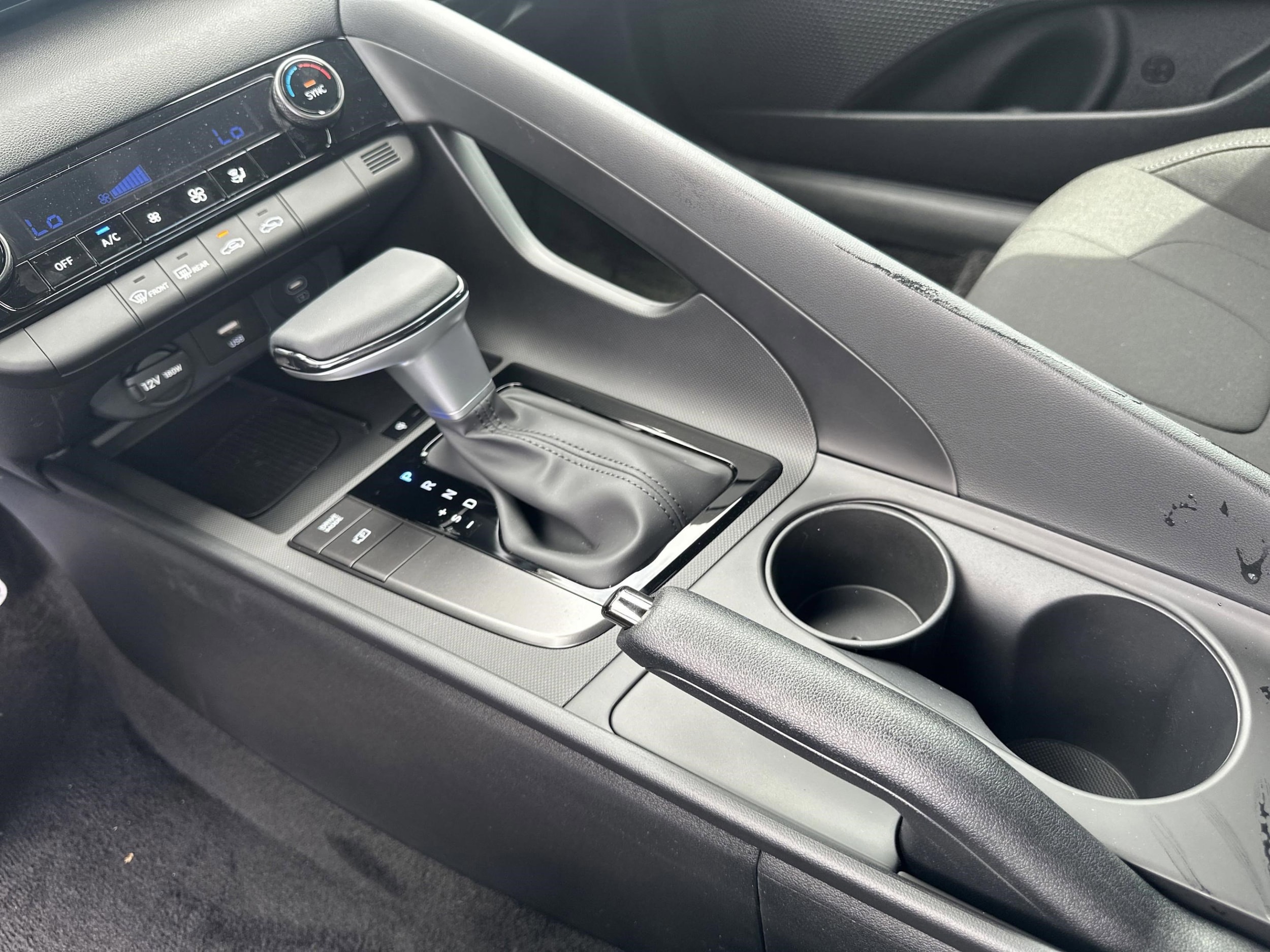 2025 Hyundai Elantra SEL - Photo 32