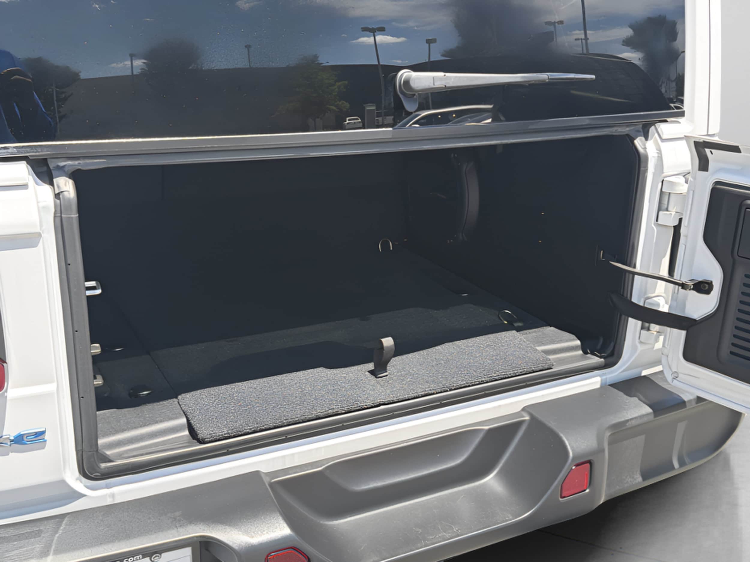 2022 Jeep Wrangler Unlimited Sahara 4XE - Photo 31