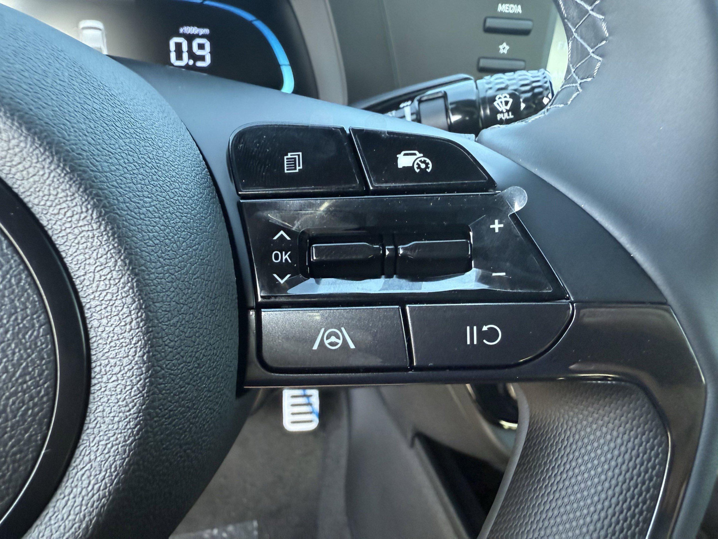 2025 Hyundai Elantra SEL - Photo 16