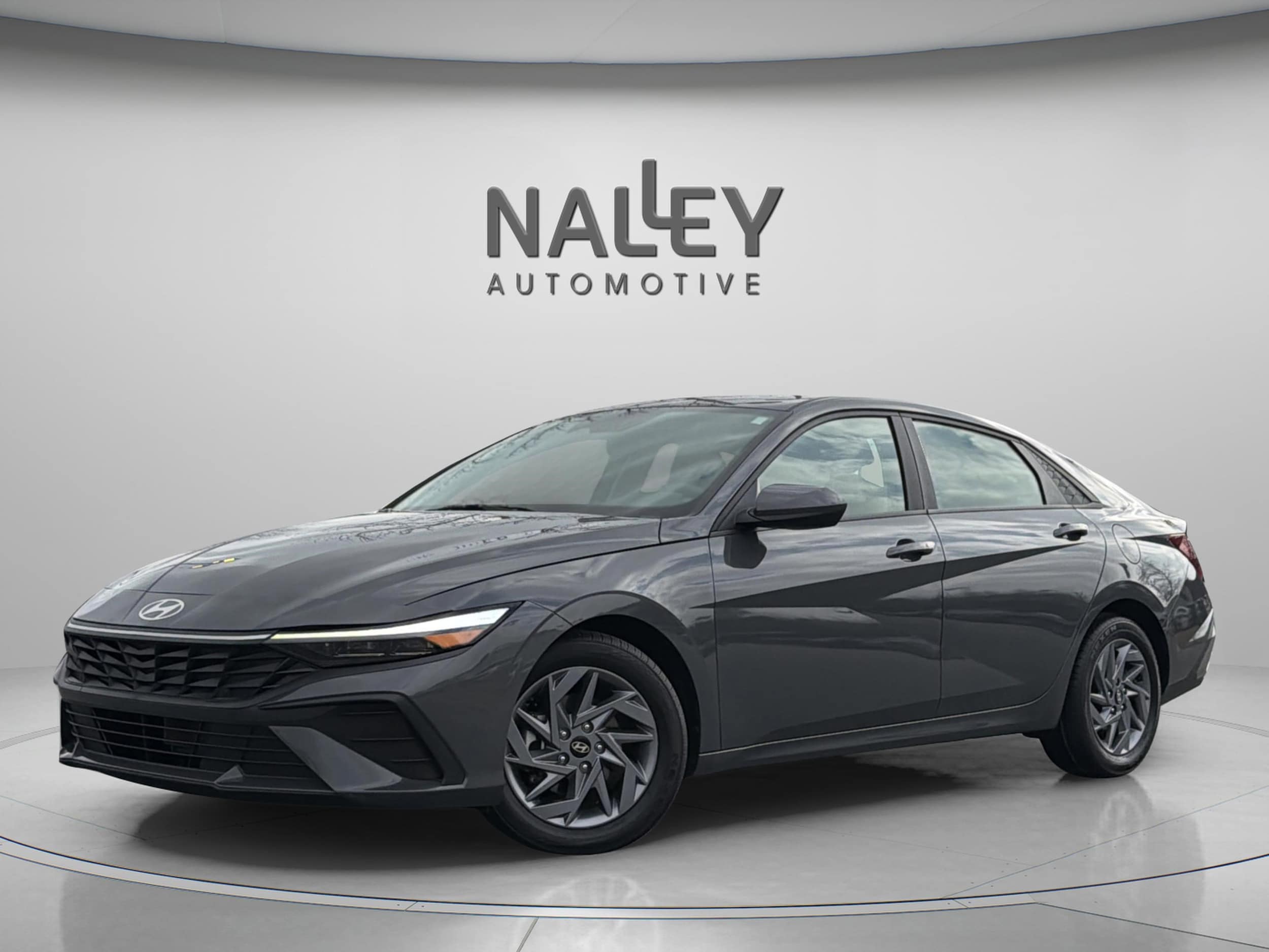 2024 Hyundai Elantra SEL's photo