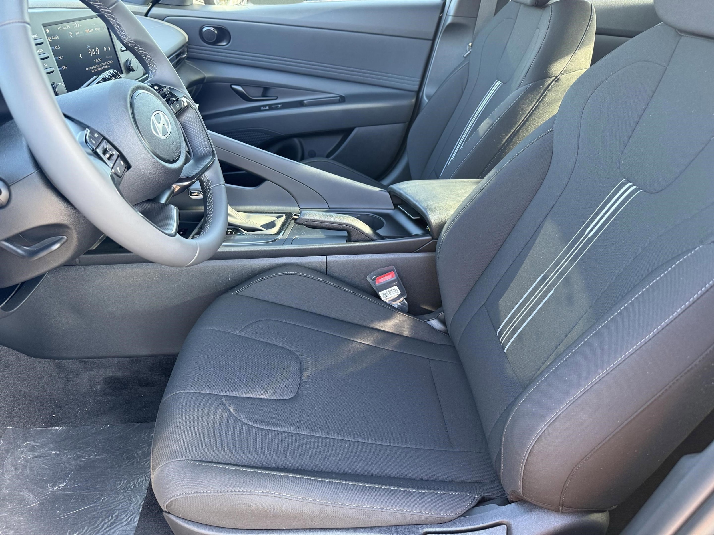 2025 Hyundai Elantra SEL - Photo 23