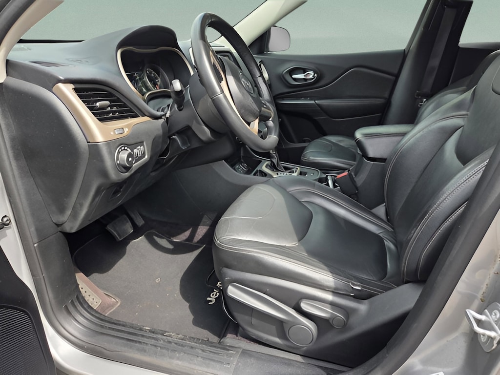 Used 2016 Jeep Cherokee Latitude SUV