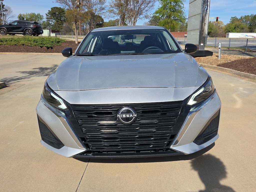 Used 2024 Nissan Altima 2.5 SV Sedan