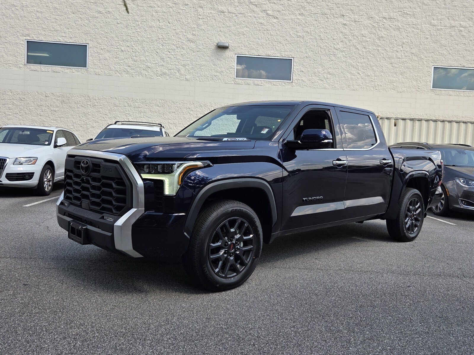 2023 Toyota Tundra Limited Hybrid 4WD CrewMax 5.5' Bed's photo