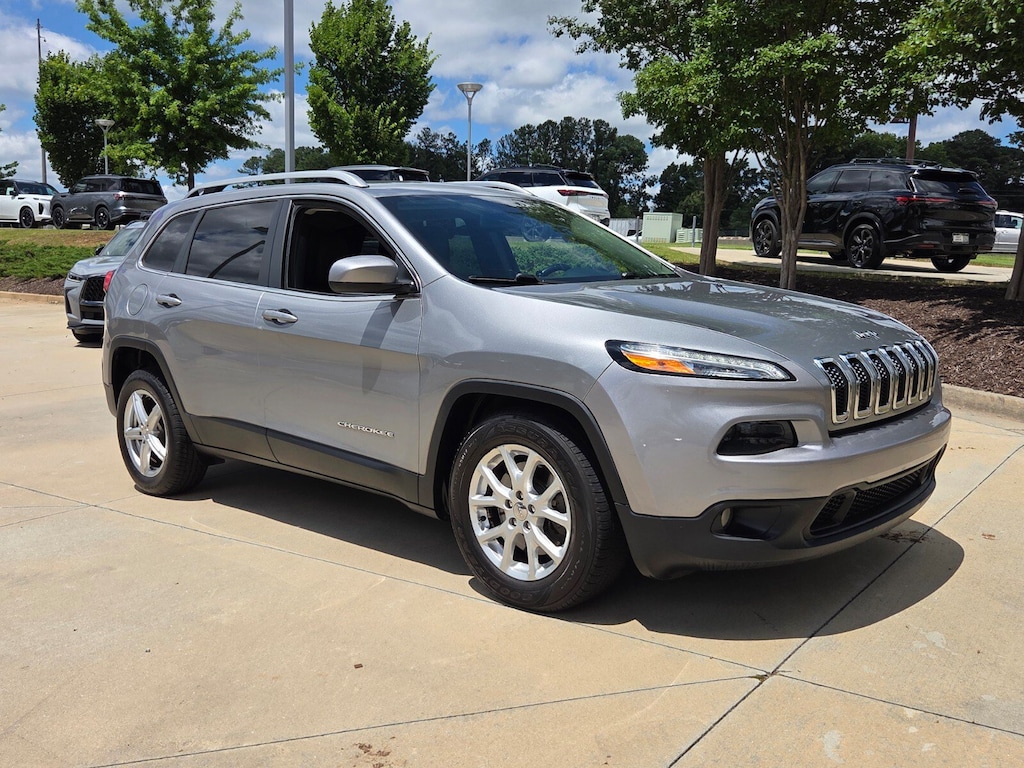 Used 2016 Jeep Cherokee Latitude SUV