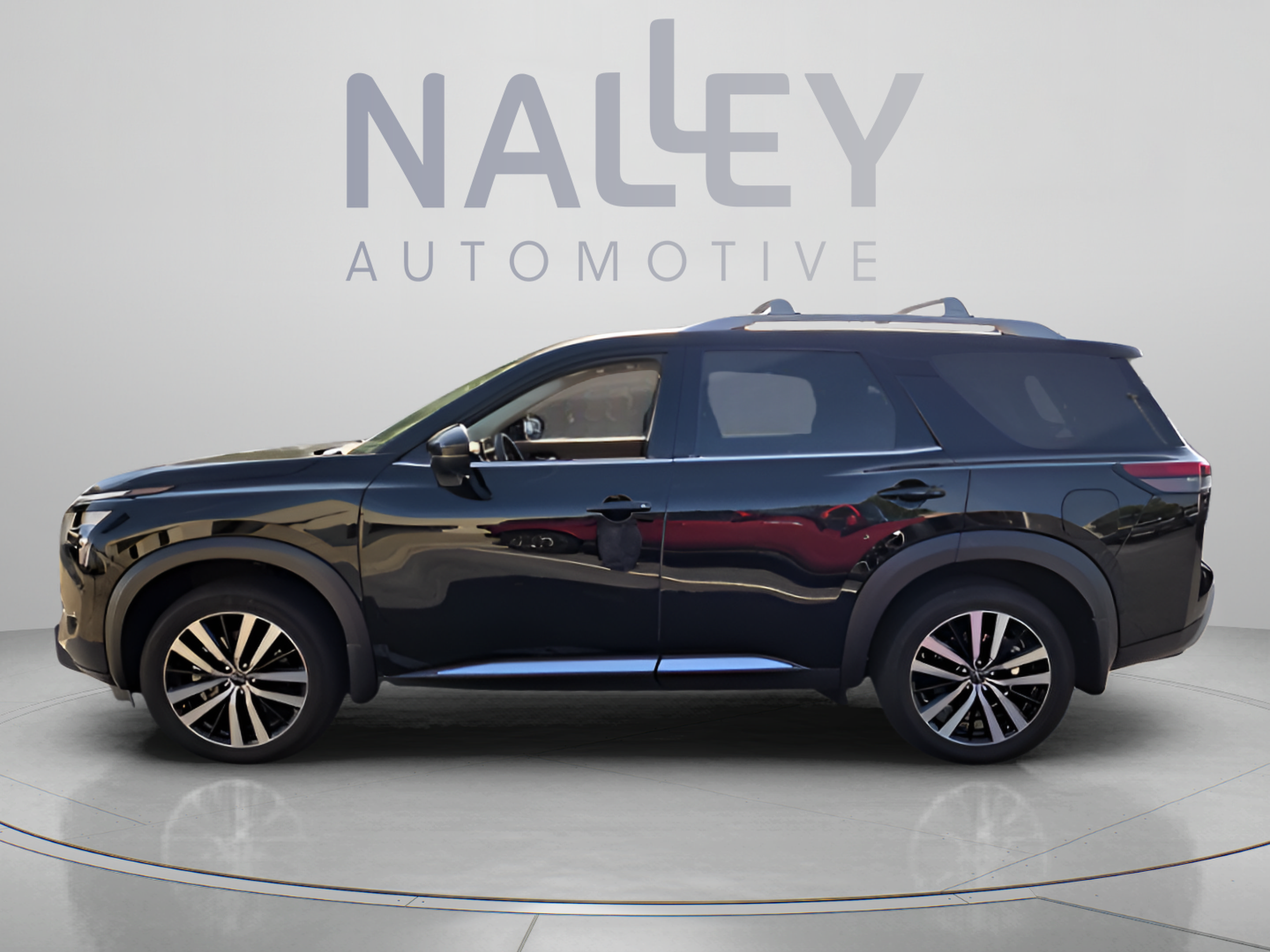 Used 2024 Nissan Pathfinder Platinum SUV