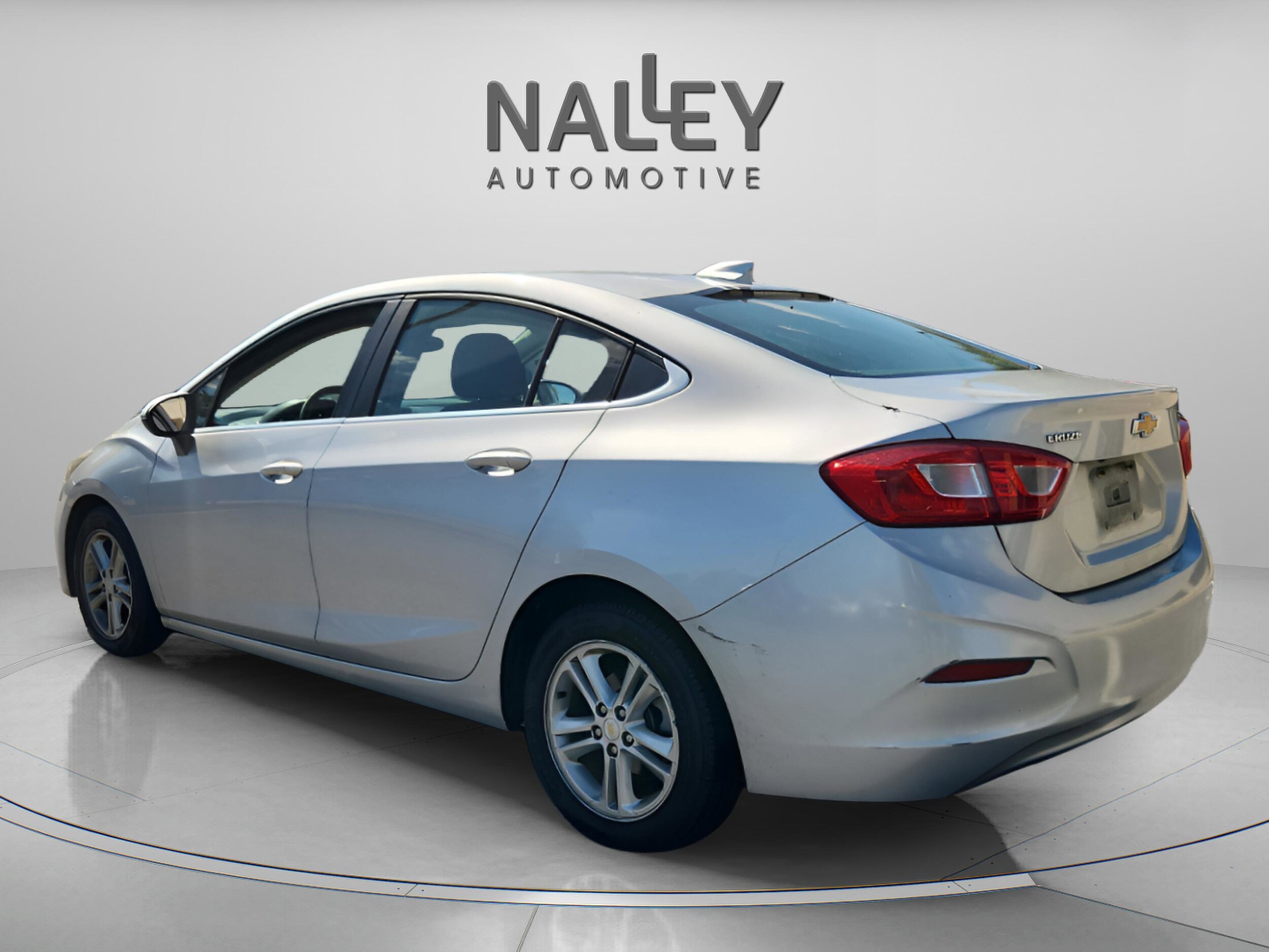 2017 Chevrolet Cruze LT photo 3