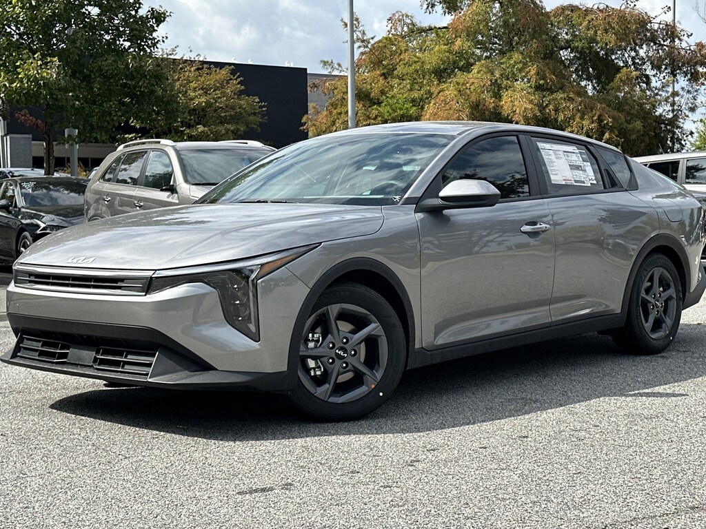 New 2025 Kia K4 LXS Sedan