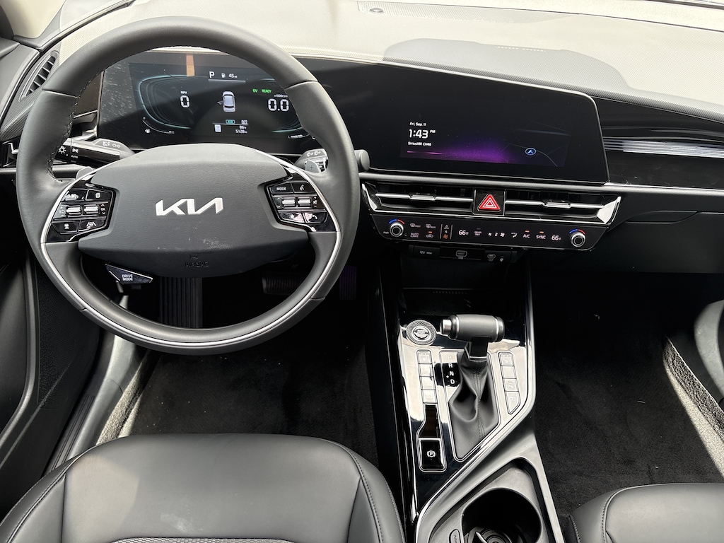 Certified 2025 Kia Niro EX SUV