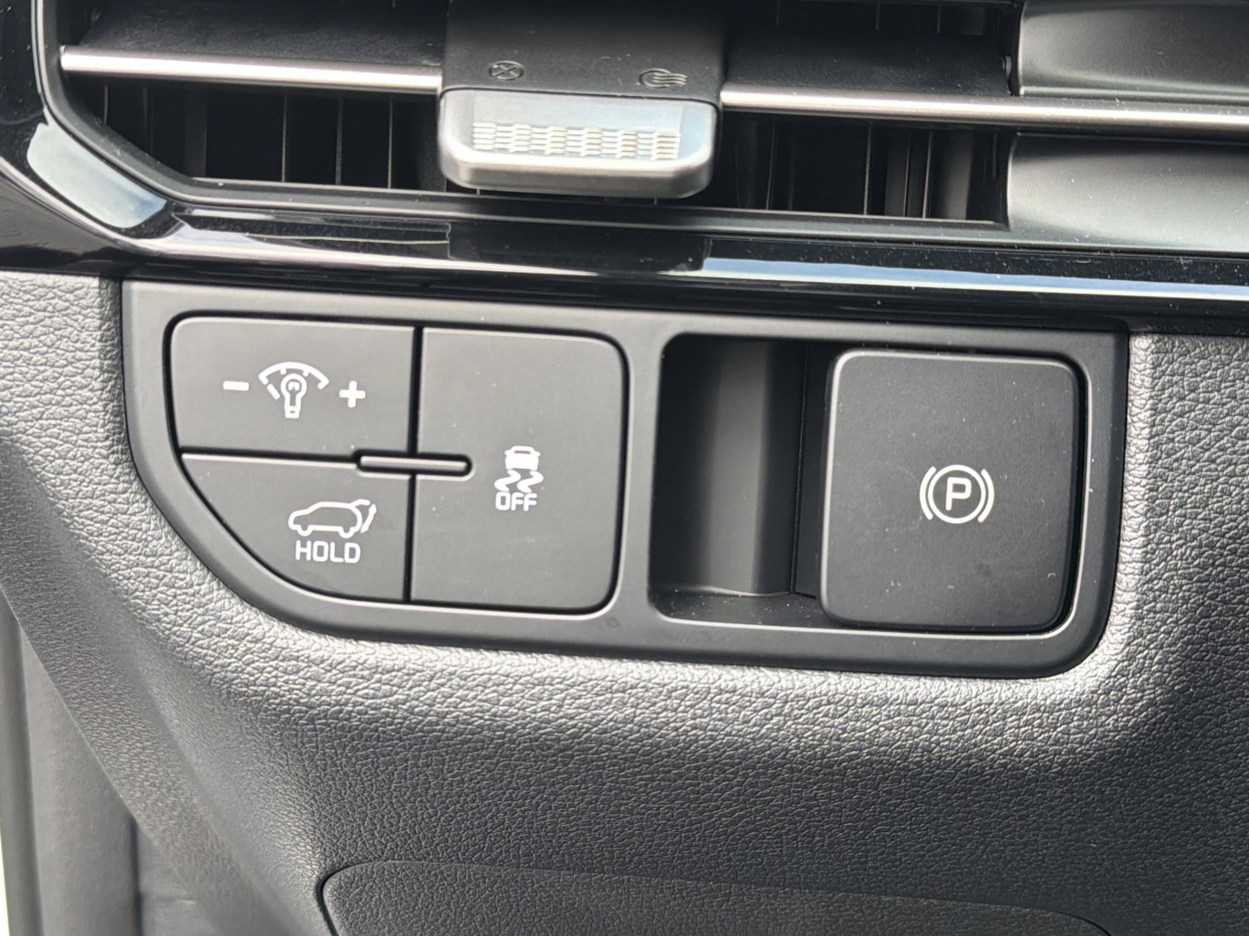 2026 Kia Sportage SX - Photo 18