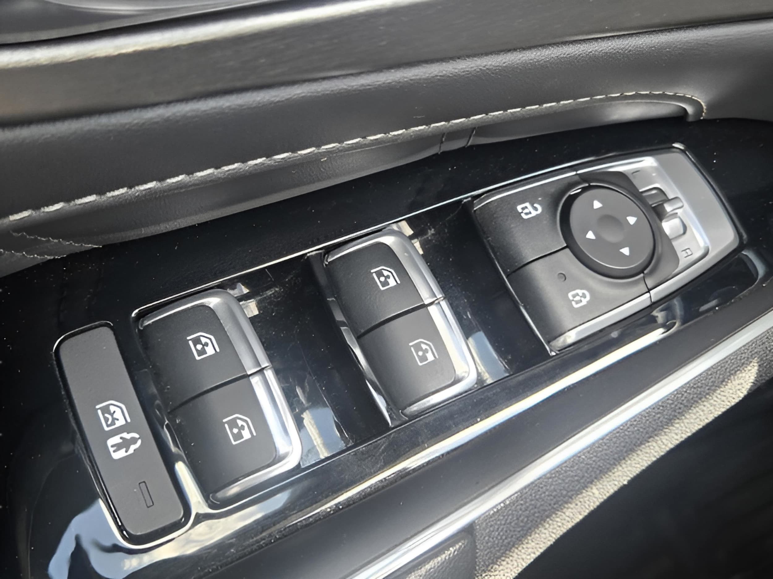 2022 Kia Sorento SX - Photo 29