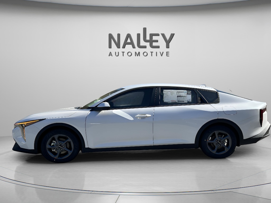 New 2025 Kia K4 LXS Sedan