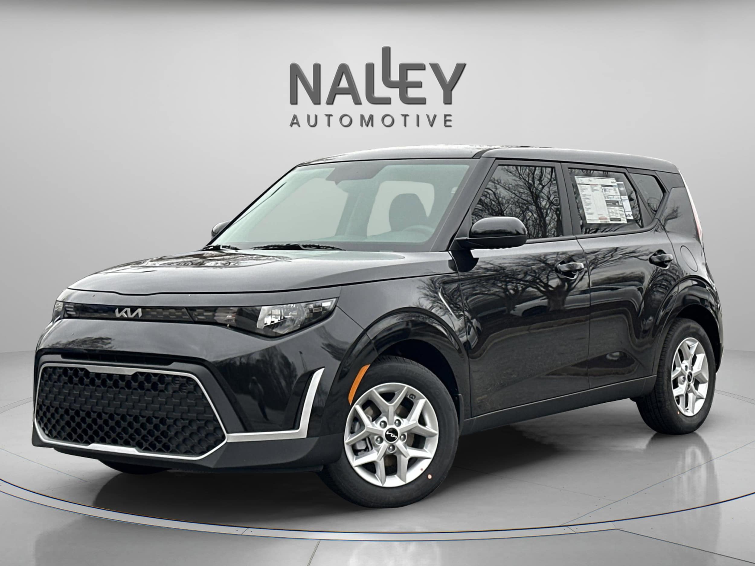 2025 Kia Soul LX's photo