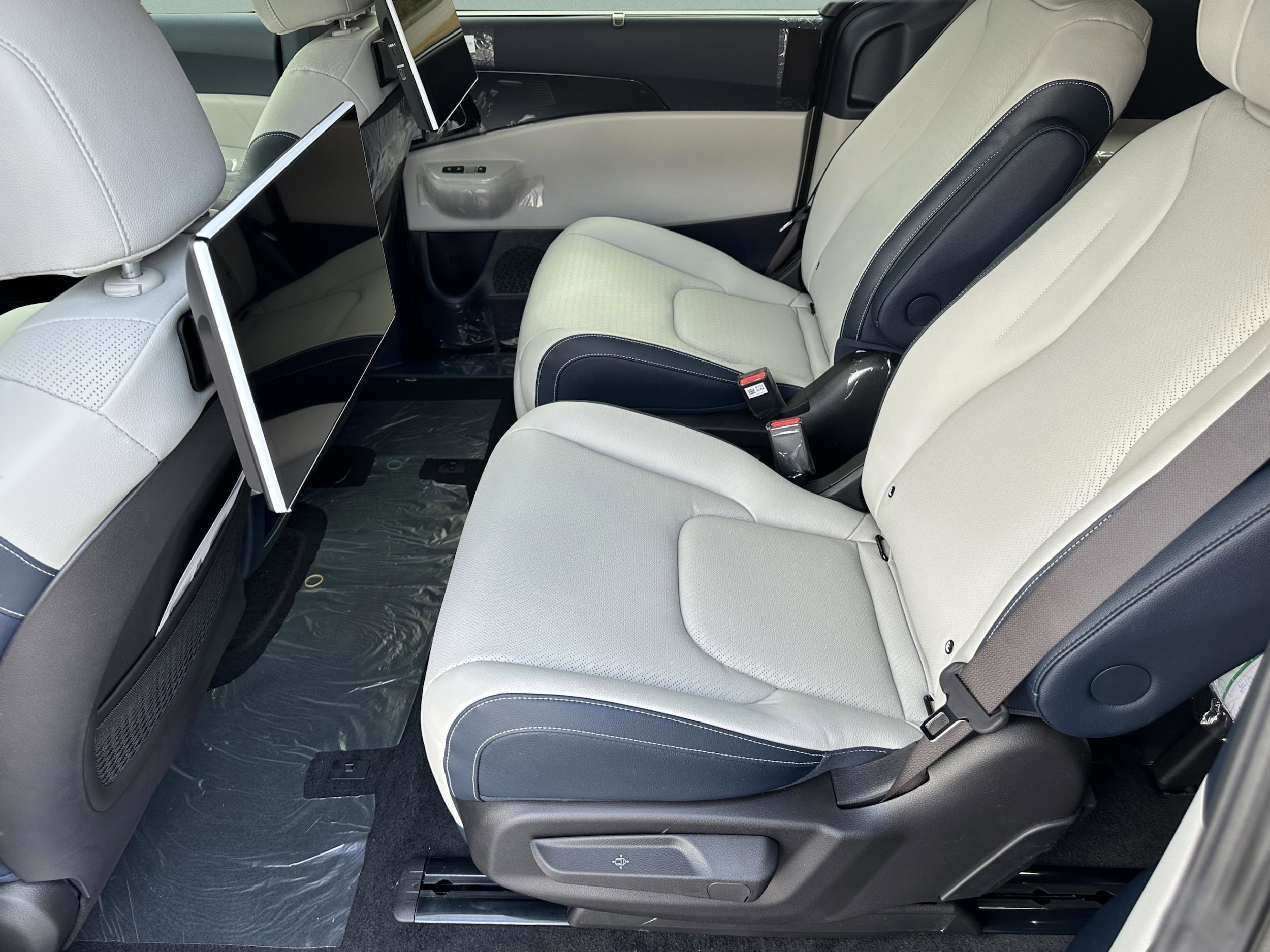2026 Kia Carnival SX Prestige - Photo 10