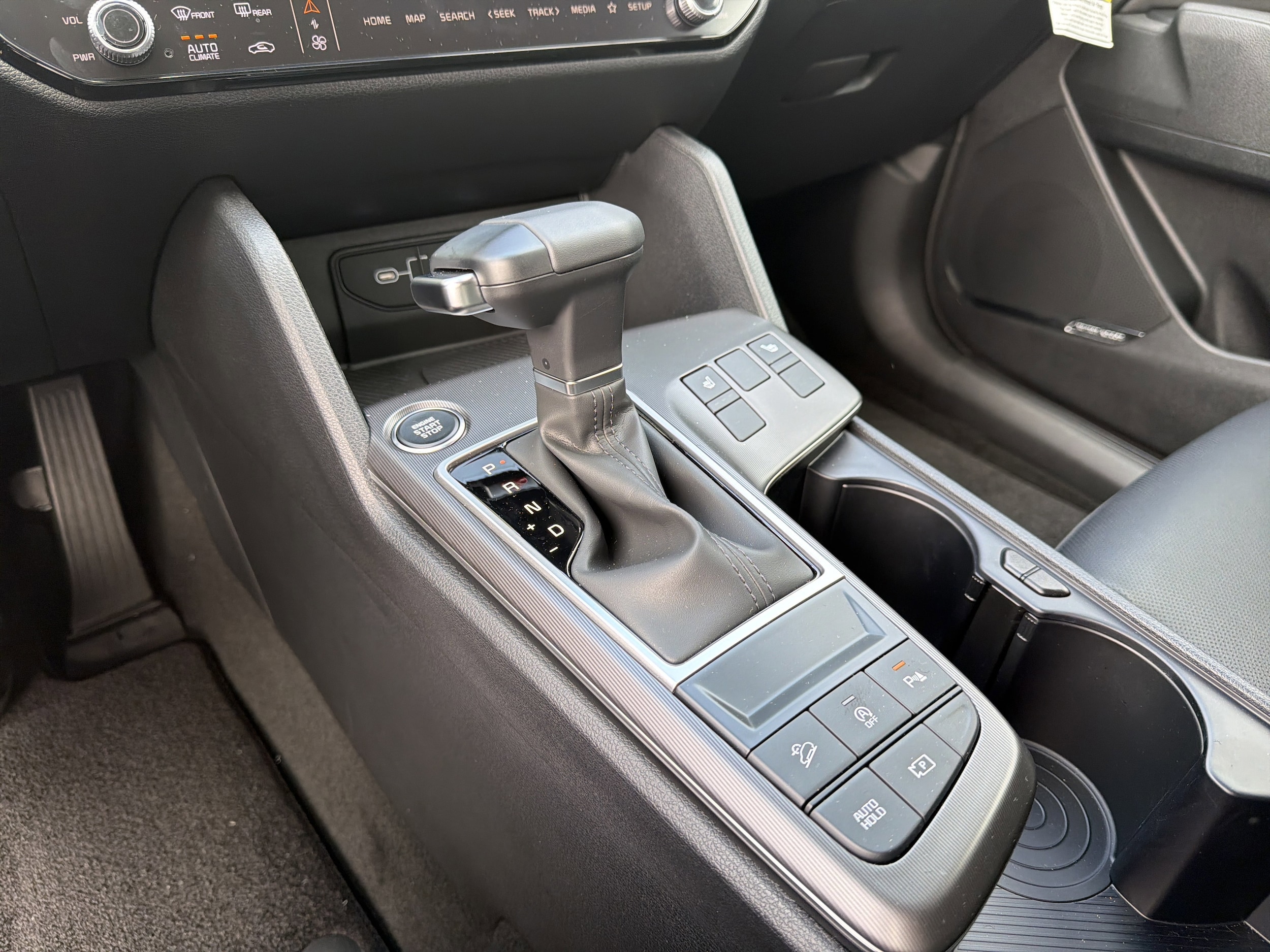 2026 Kia Sportage SX - Photo 22