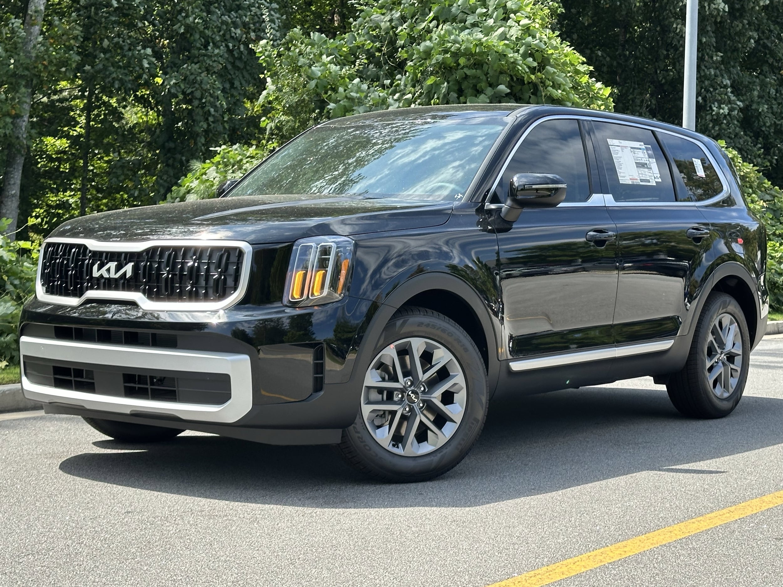 2025 Kia Telluride LX's photo