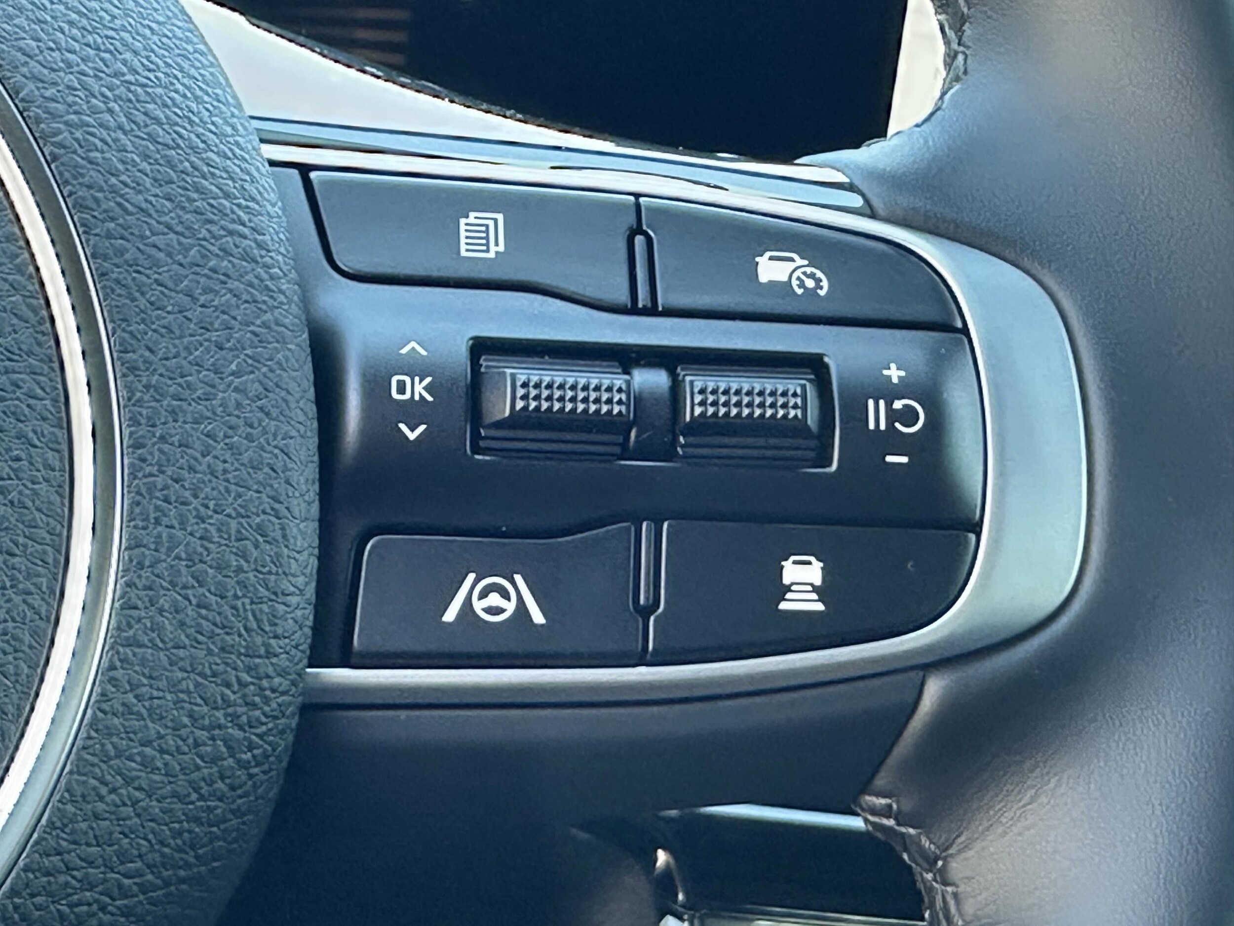 2026 Kia K5 GT - Photo 8